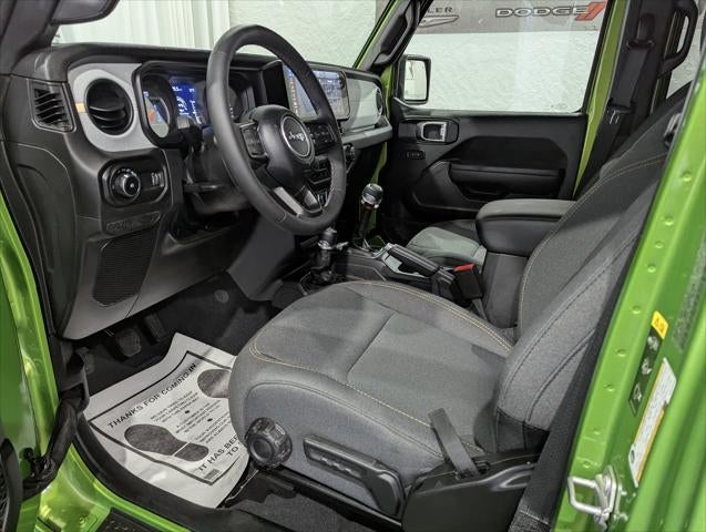 2025 Jeep Wrangler 4-Door Summit 4x4