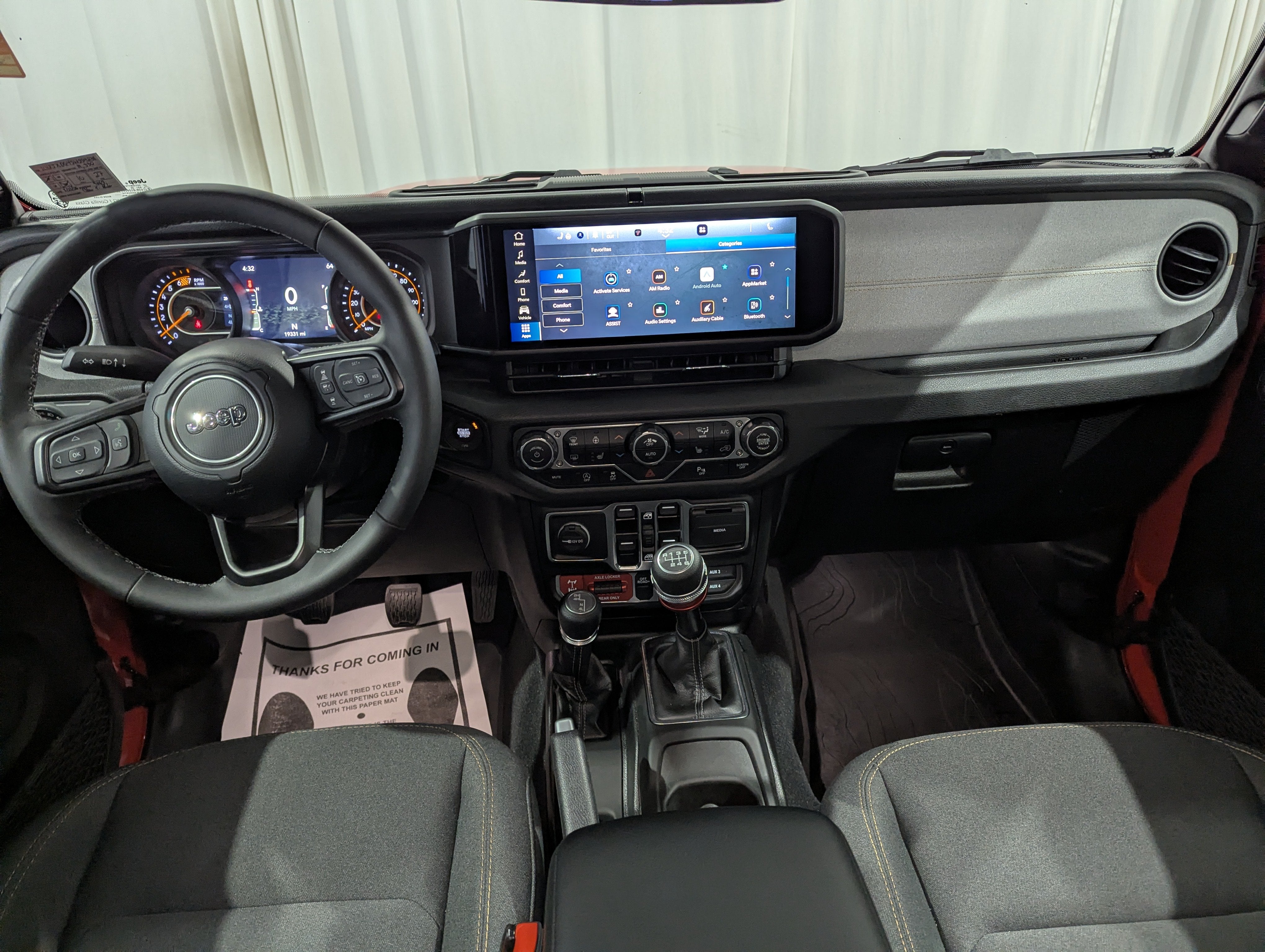 2025 Jeep Wrangler 4-Door Willys 4x4