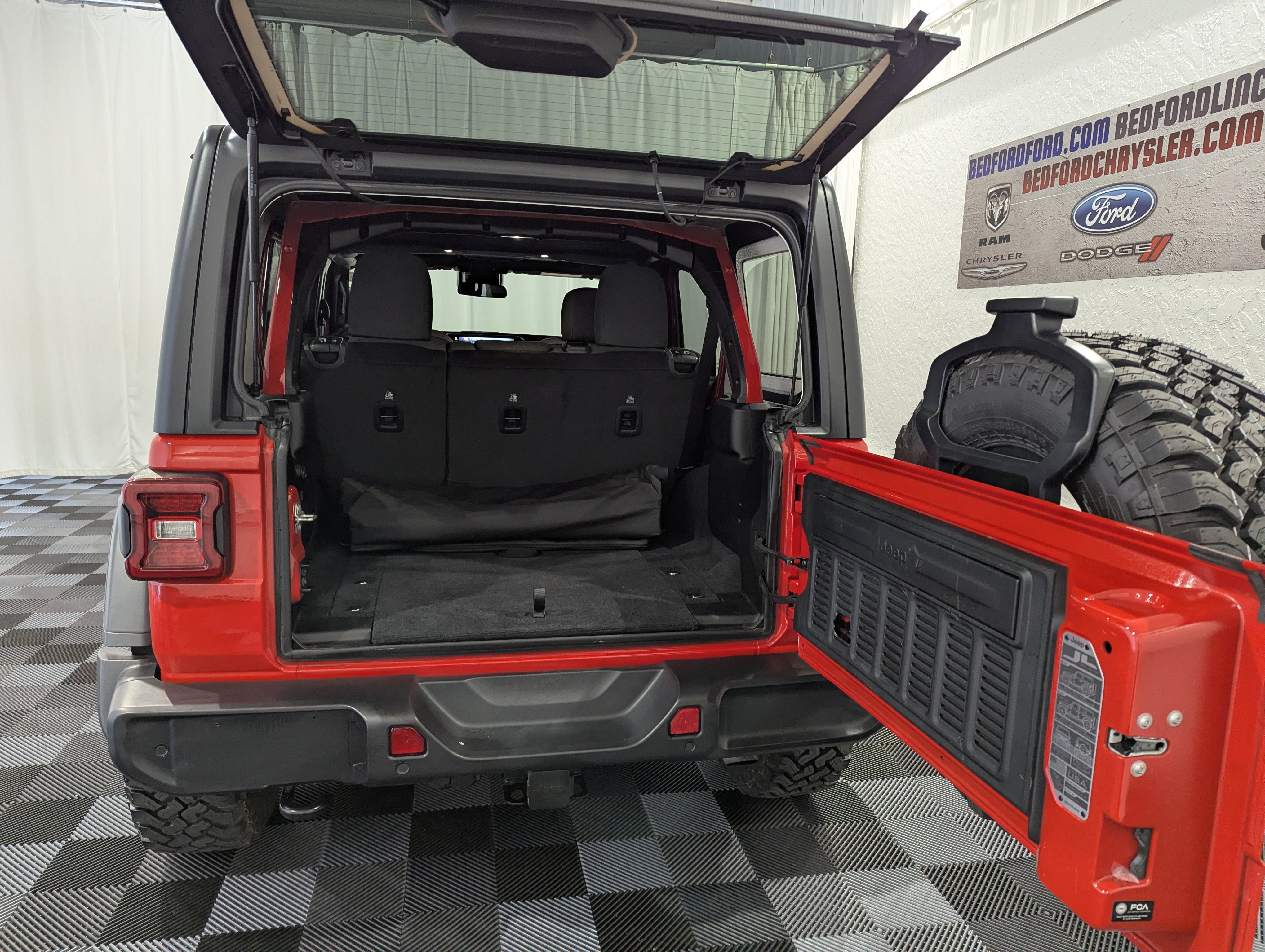2025 Jeep Wrangler 4-Door Willys 4x4