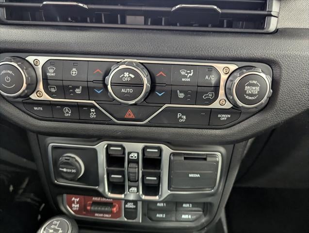 2025 Jeep Wrangler 4-Door Willys 4x4