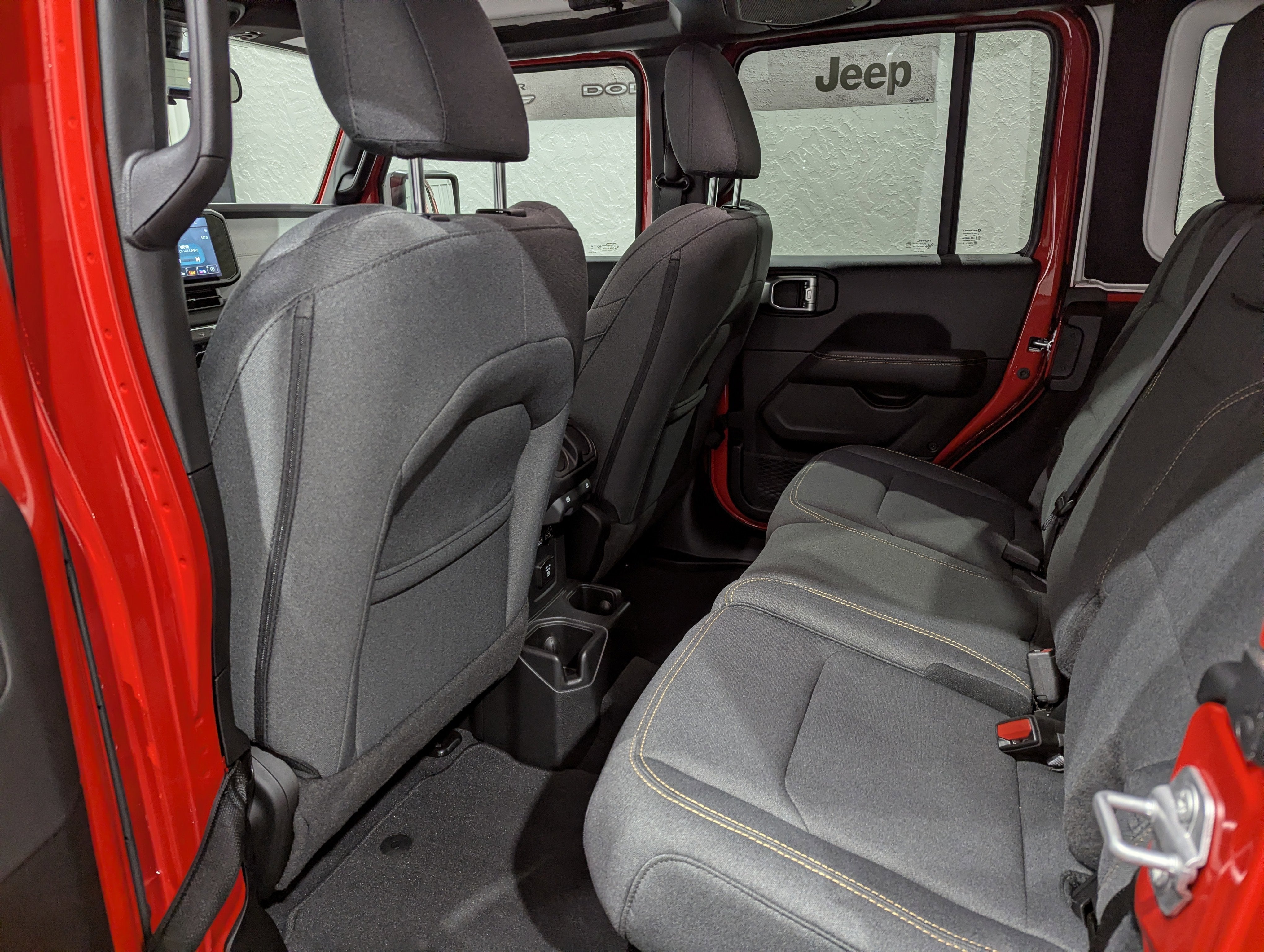 2024 Jeep Wrangler 4-Door Sahara 4x4