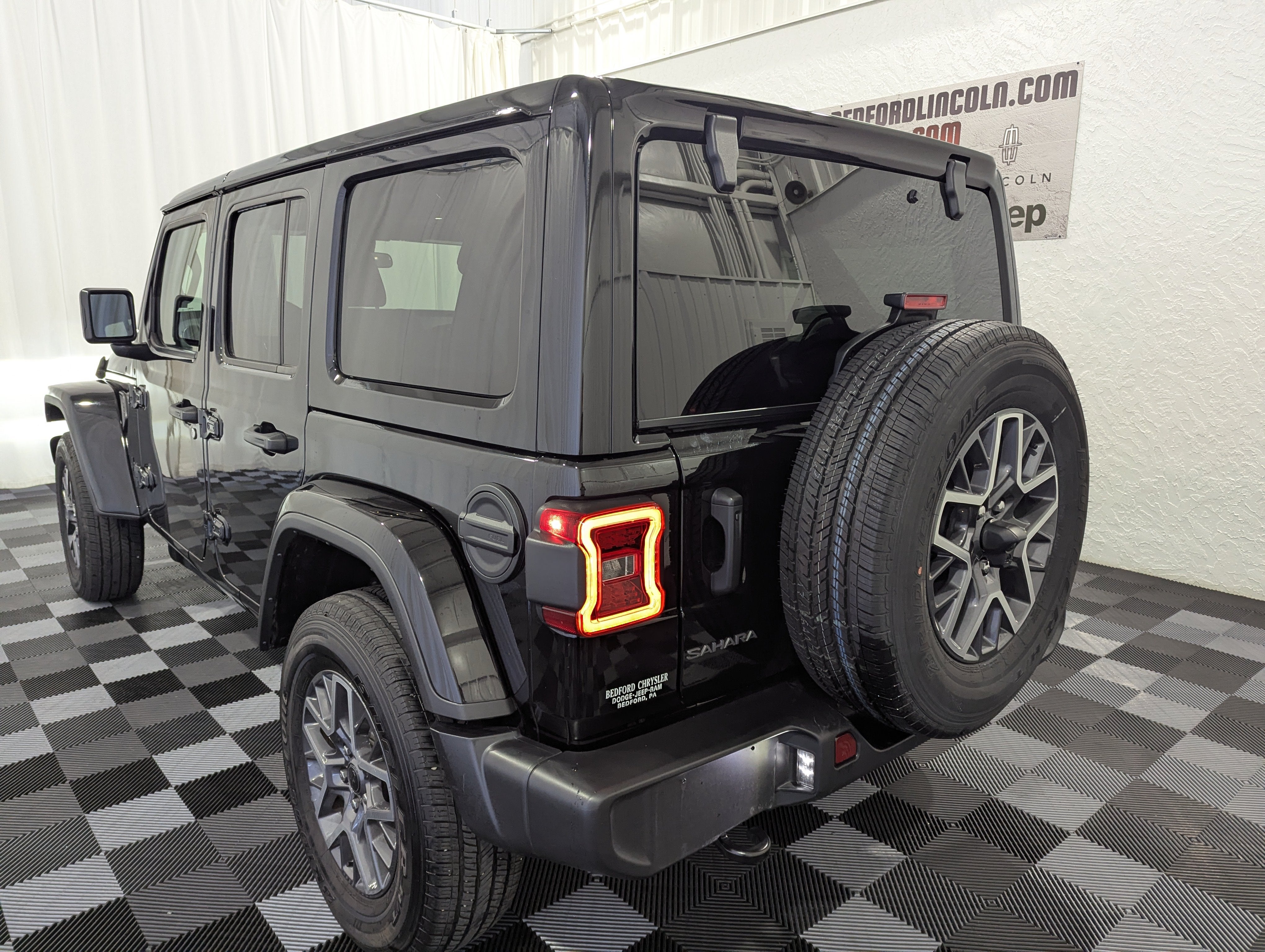 2026 Jeep Wrangler 4-Door Sahara 4x4