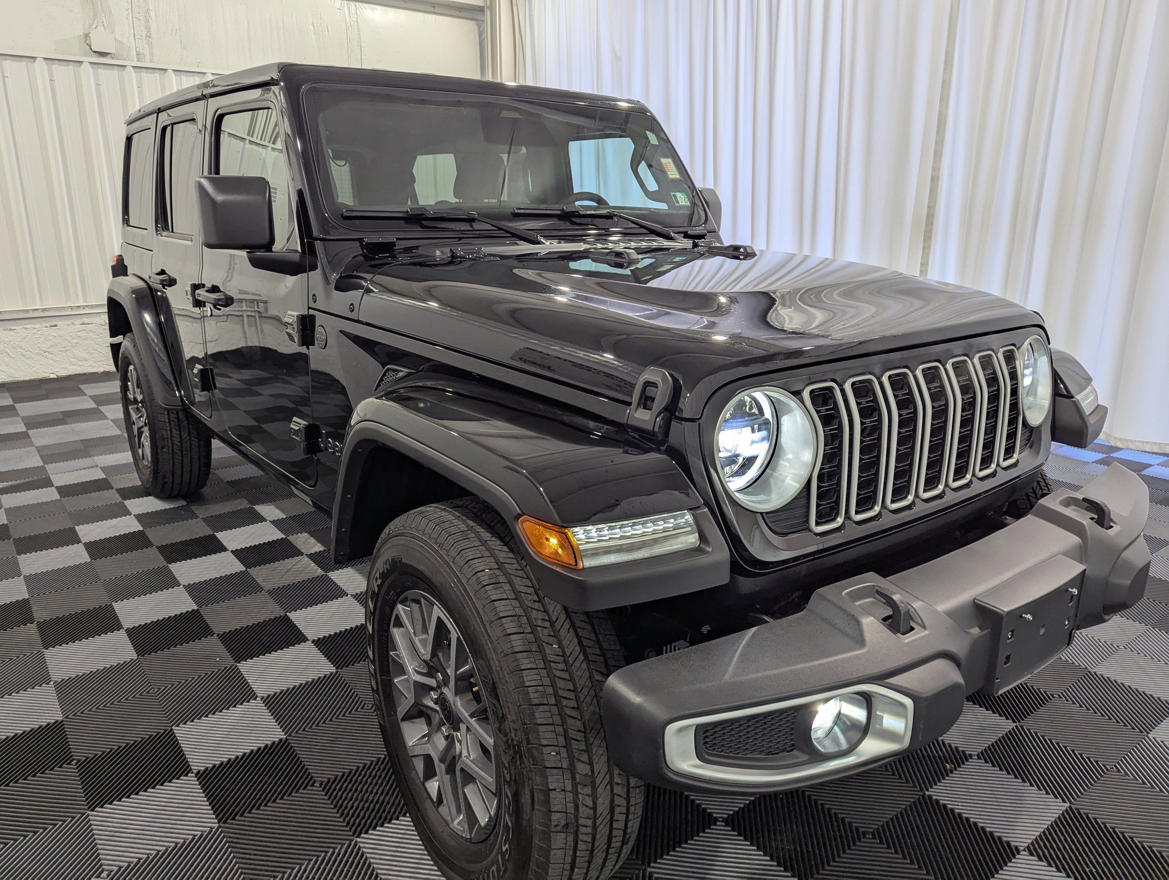 2026 Jeep Wrangler 4-Door Sahara 4x4