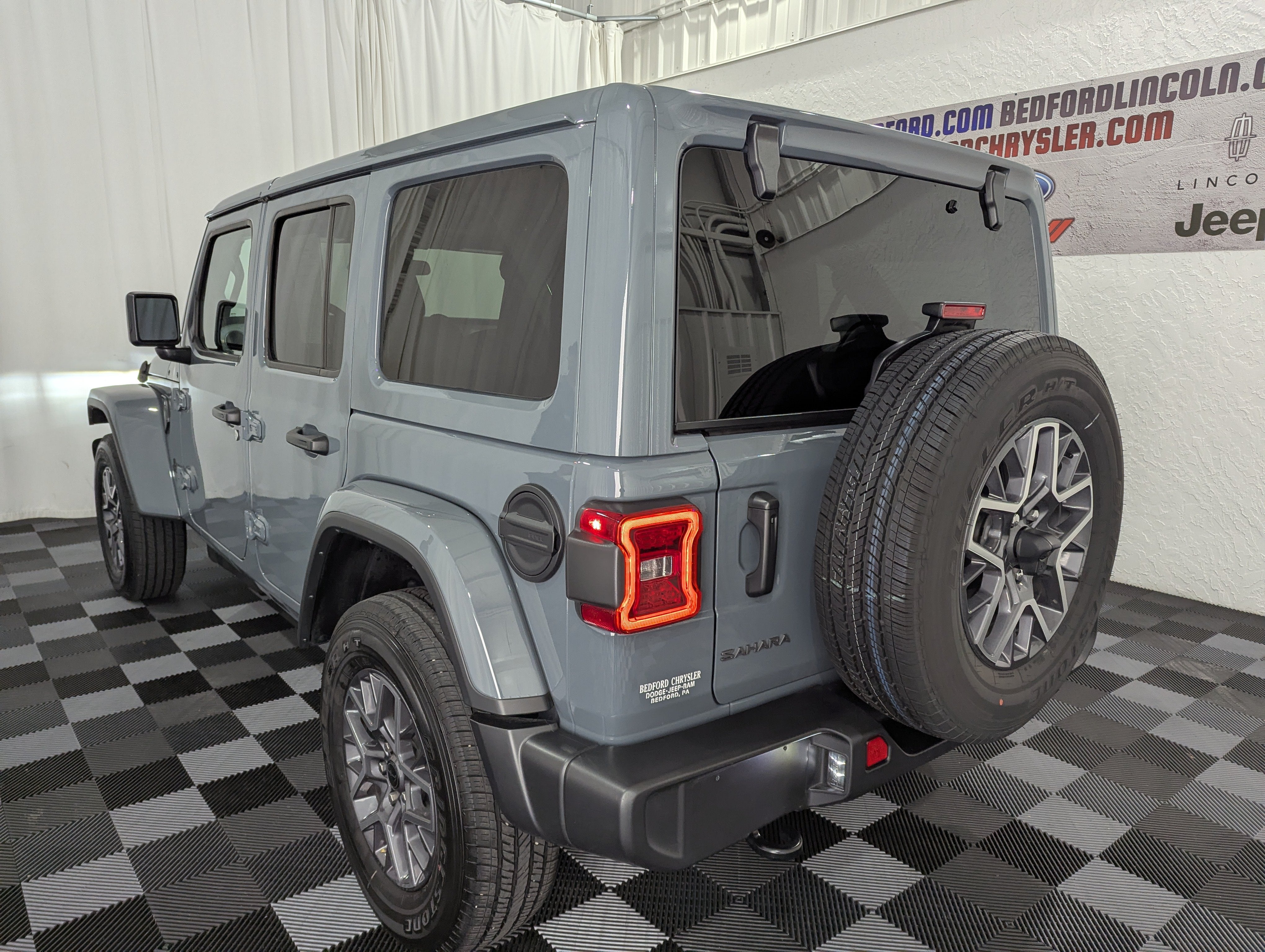 2026 Jeep Wrangler 4-Door Sahara 4x4
