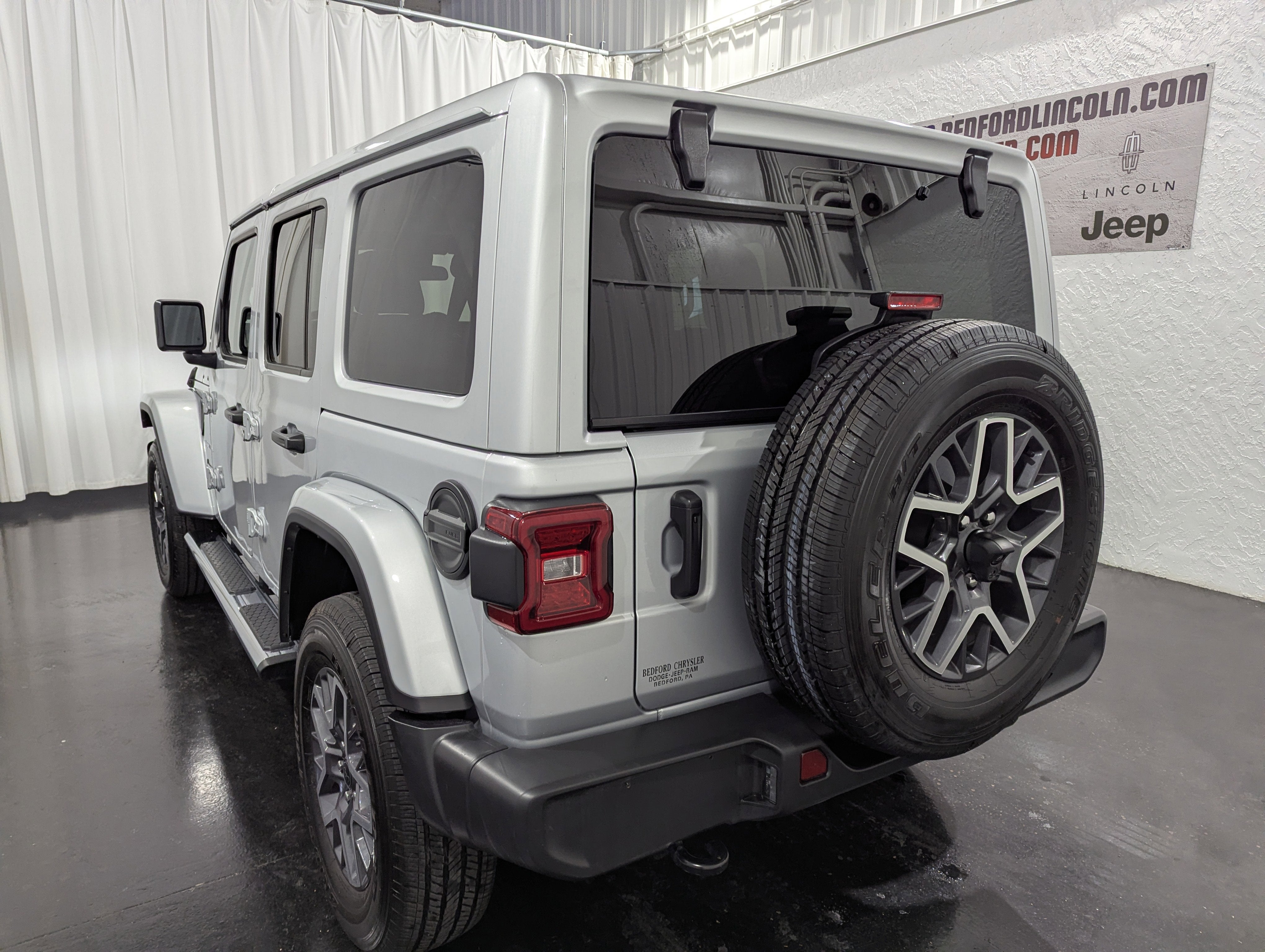 2024 Jeep Wrangler 4-Door Sahara 4x4