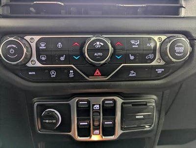 2024 Jeep Wrangler 4-Door Sahara 4x4