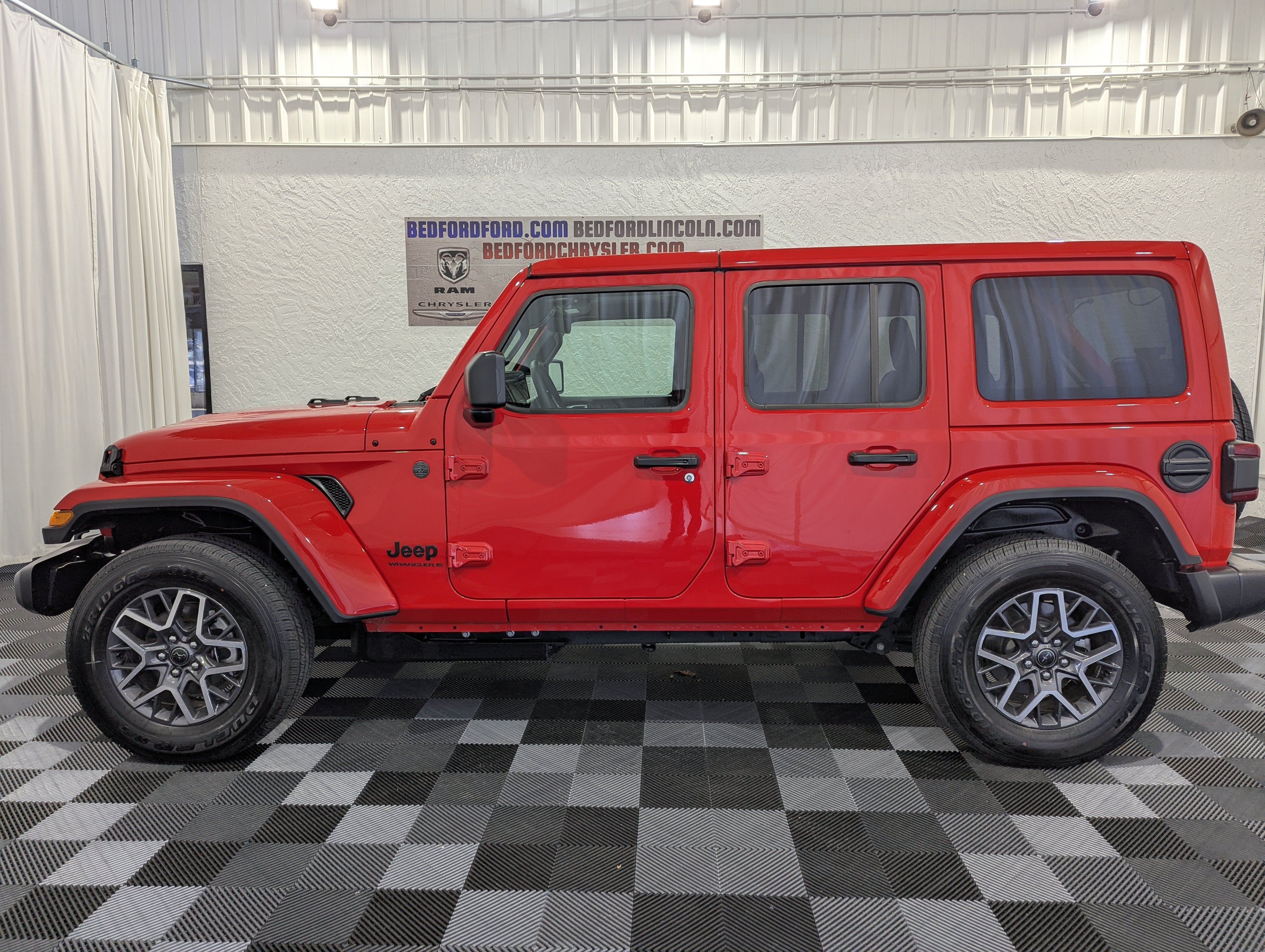 2026 Jeep Wrangler 4-Door Sahara 4x4