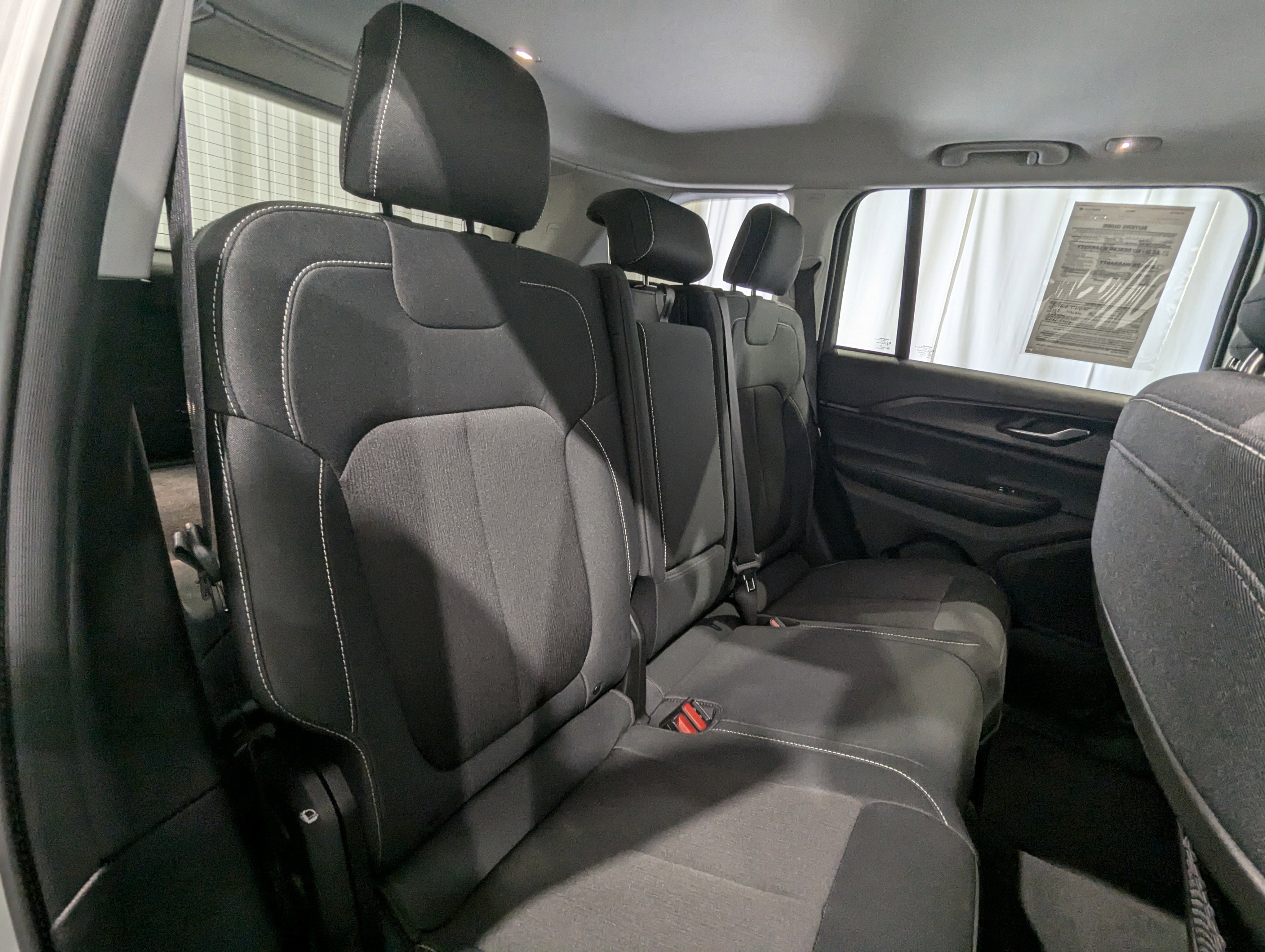 2023 Jeep Grand Cherokee Laredo 4x4