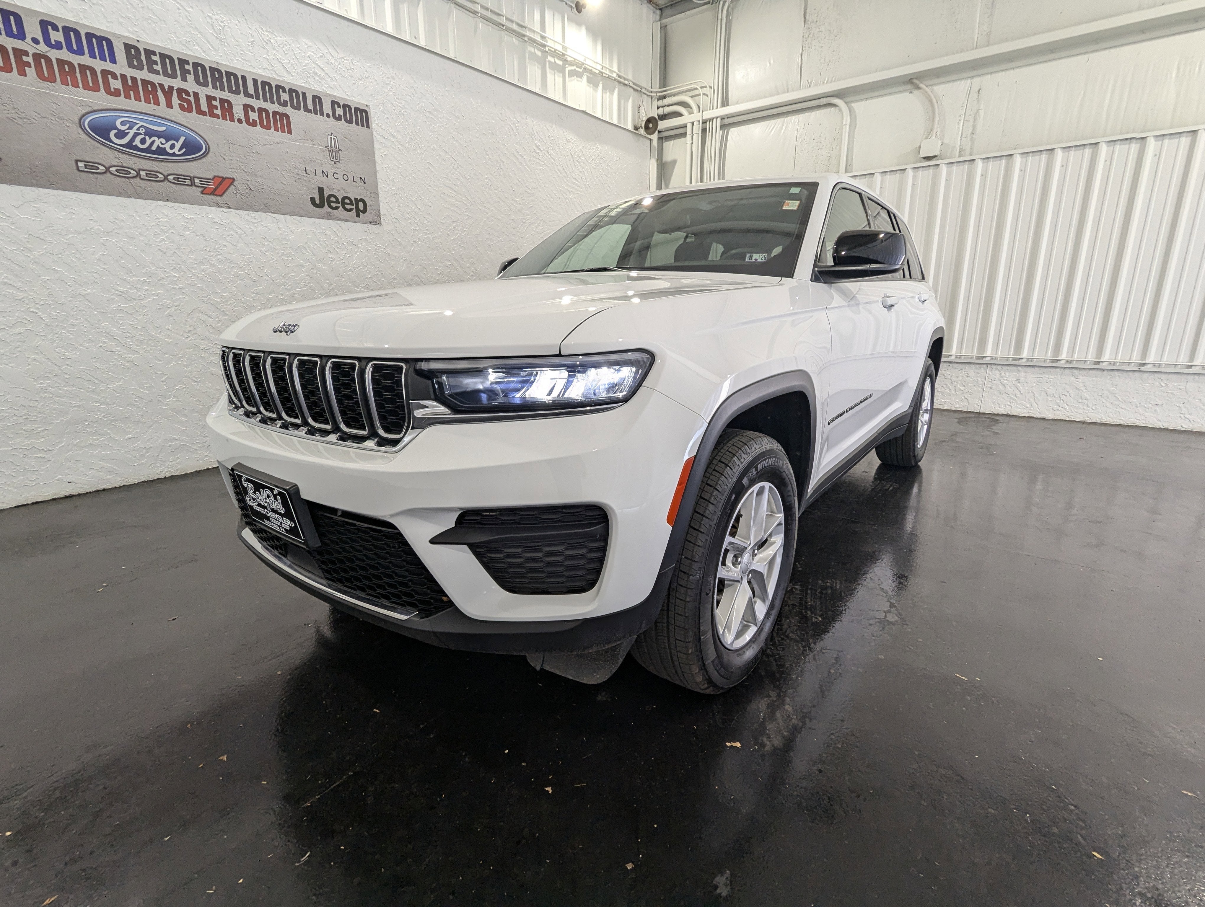 2023 Jeep Grand Cherokee Laredo 4x4