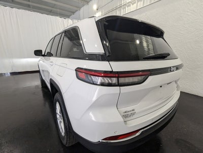 2023 Jeep Grand Cherokee Laredo 4x4