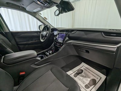 2023 Jeep Grand Cherokee Laredo 4x4