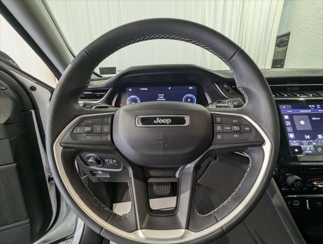 2023 Jeep Grand Cherokee Laredo 4x4