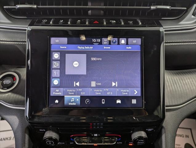 2023 Jeep Grand Cherokee Laredo 4x4