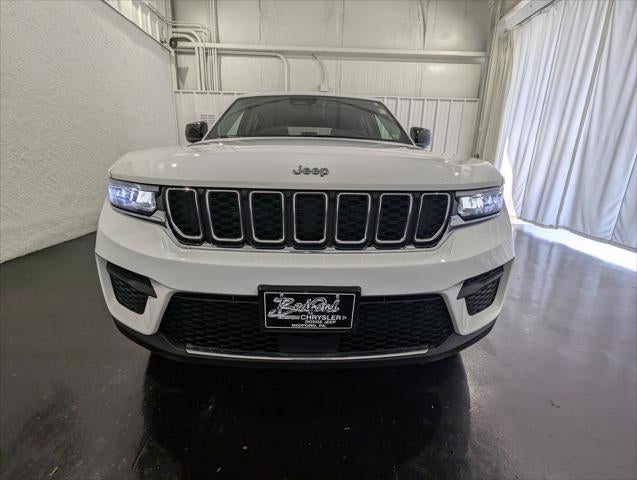 2023 Jeep Grand Cherokee Laredo 4x4