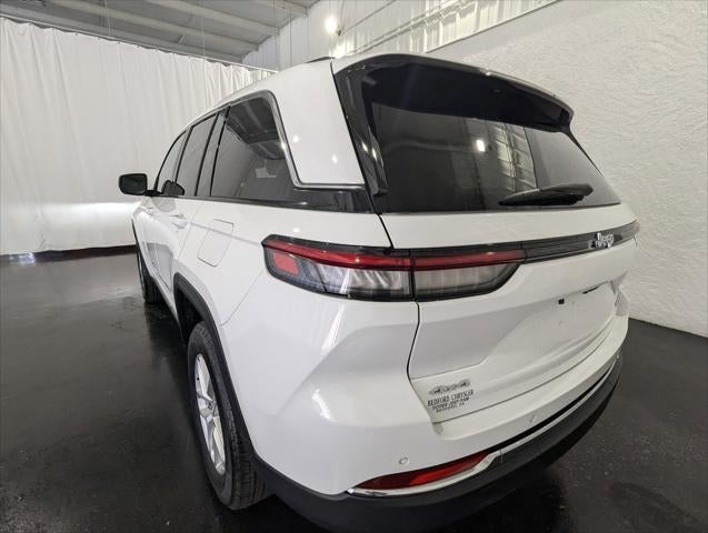 2023 Jeep Grand Cherokee Laredo 4x4