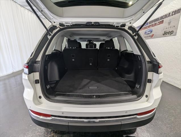 2023 Jeep Grand Cherokee Laredo 4x4