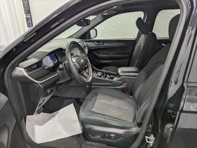 2024 Jeep Grand Cherokee Laredo X 4x4