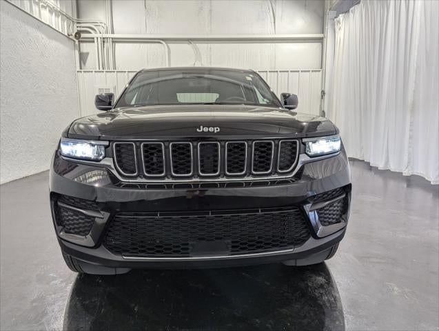 2024 Jeep Grand Cherokee Laredo X 4x4