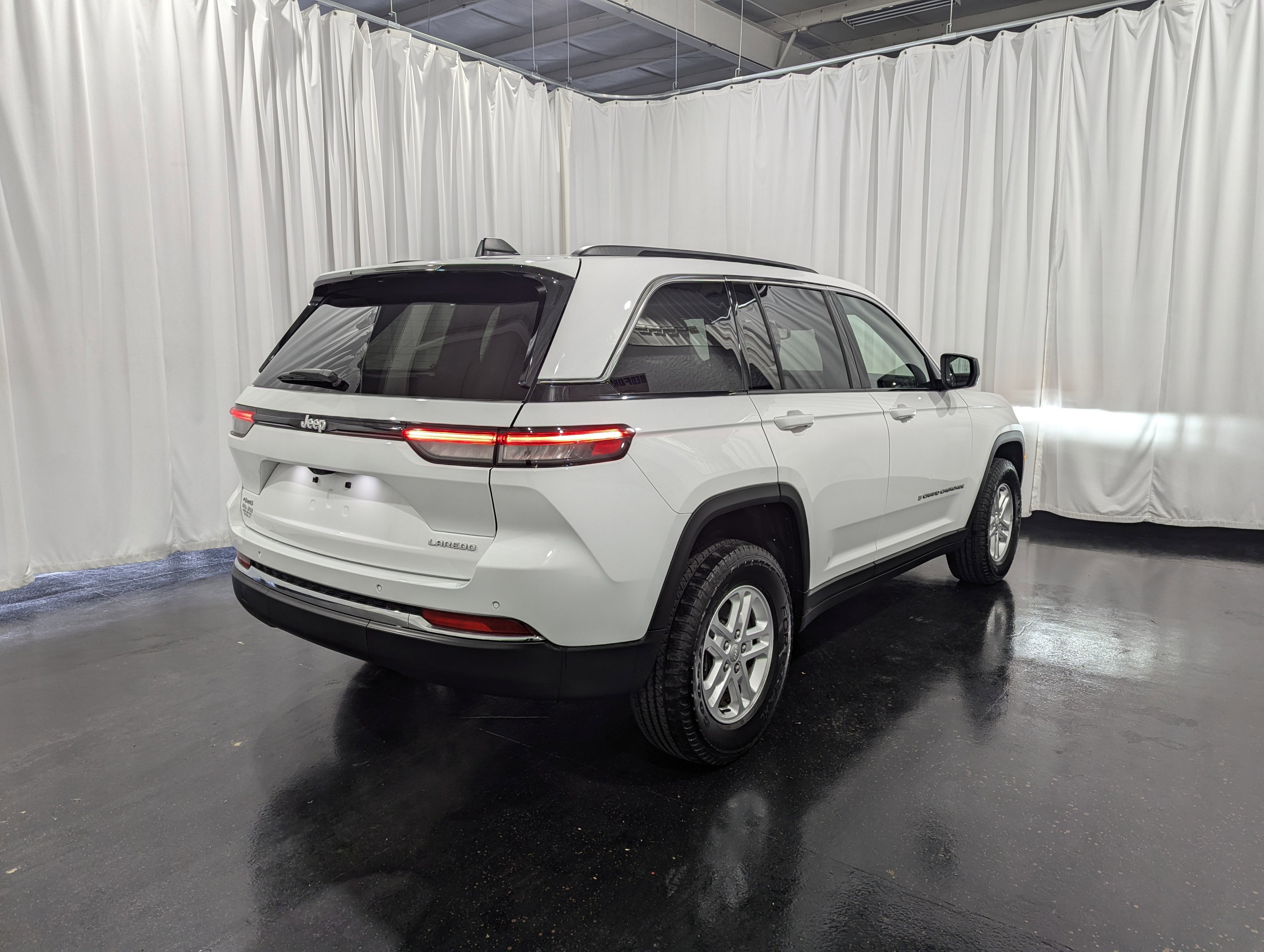 2024 Jeep Grand Cherokee Laredo 4x4