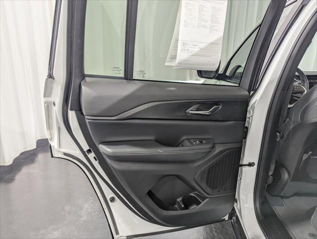 2024 Jeep Grand Cherokee Laredo 4x4