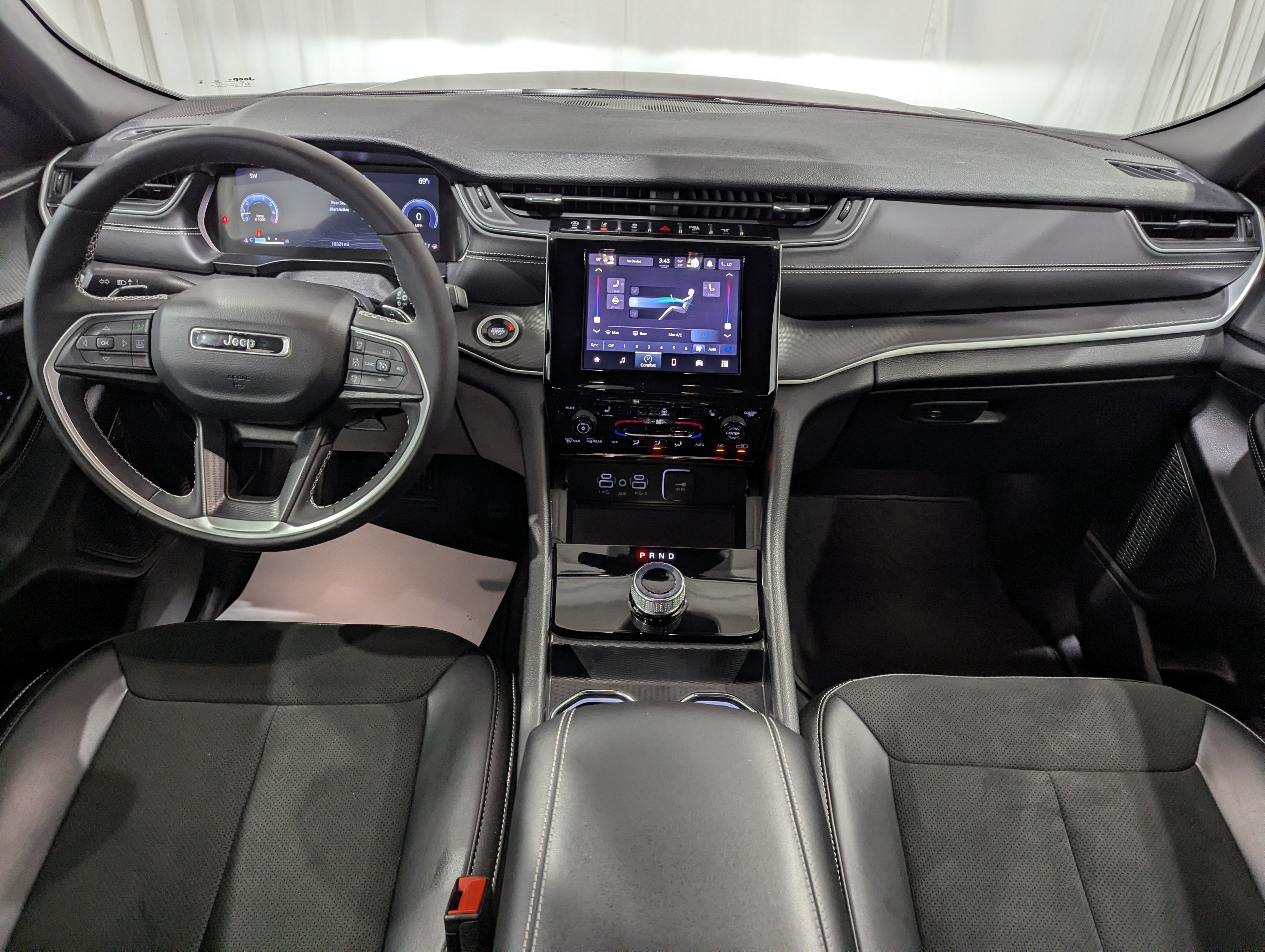 2025 Jeep Grand Cherokee Altitude 4x4