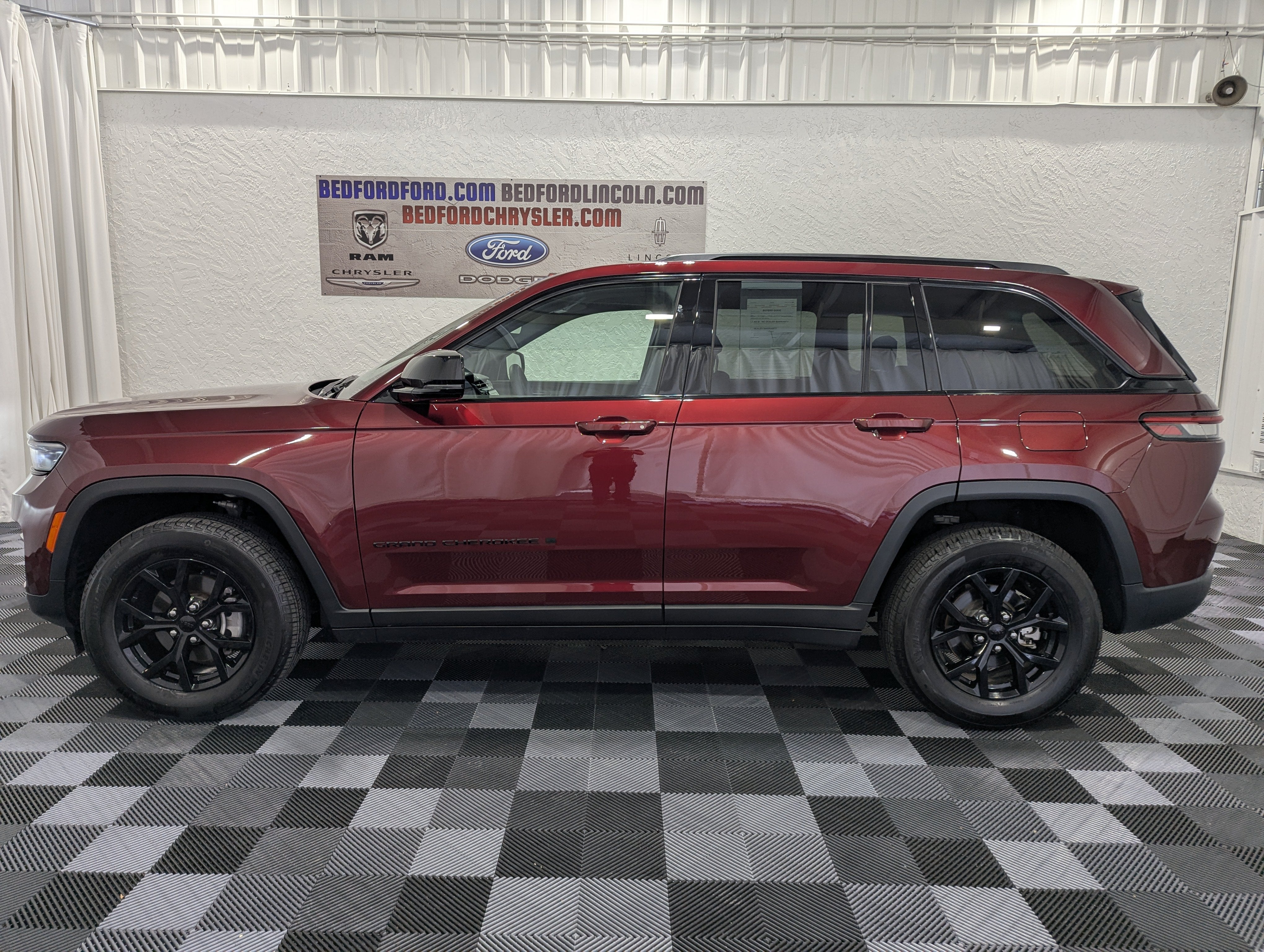 2025 Jeep Grand Cherokee Altitude 4x4