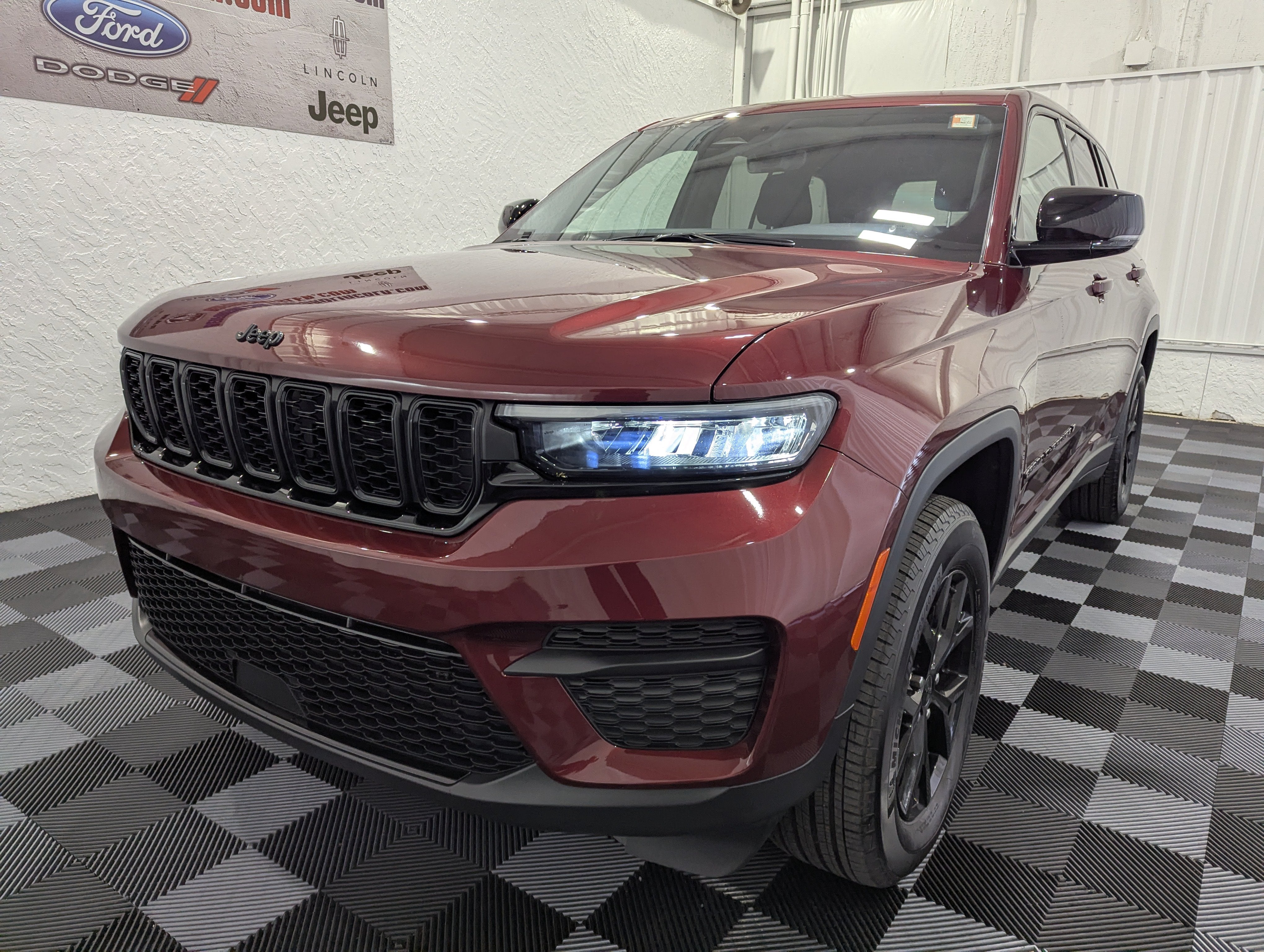 2025 Jeep Grand Cherokee Altitude 4x4