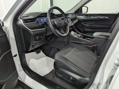 2022 Jeep Grand Cherokee L Laredo 4x4