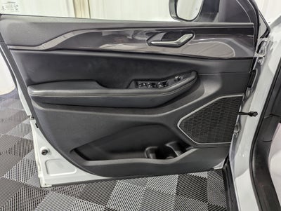 2022 Jeep Grand Cherokee L Laredo 4x4