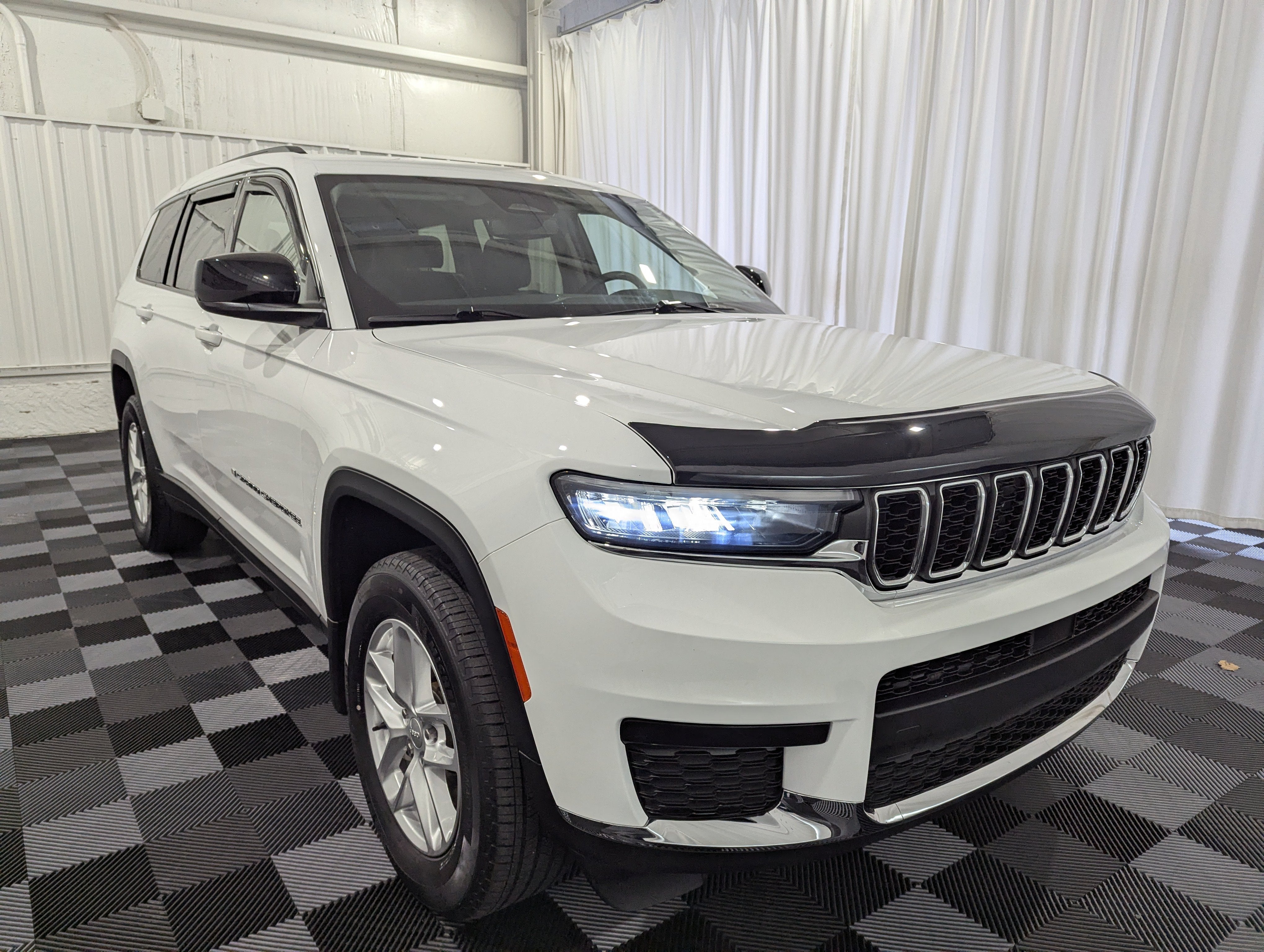 2022 Jeep Grand Cherokee L Laredo 4x4