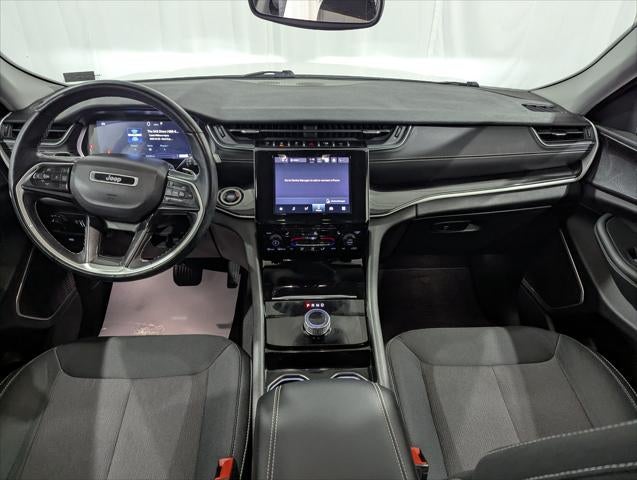 2022 Jeep Grand Cherokee L Laredo 4x4