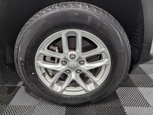 2022 Jeep Grand Cherokee L Laredo 4x4