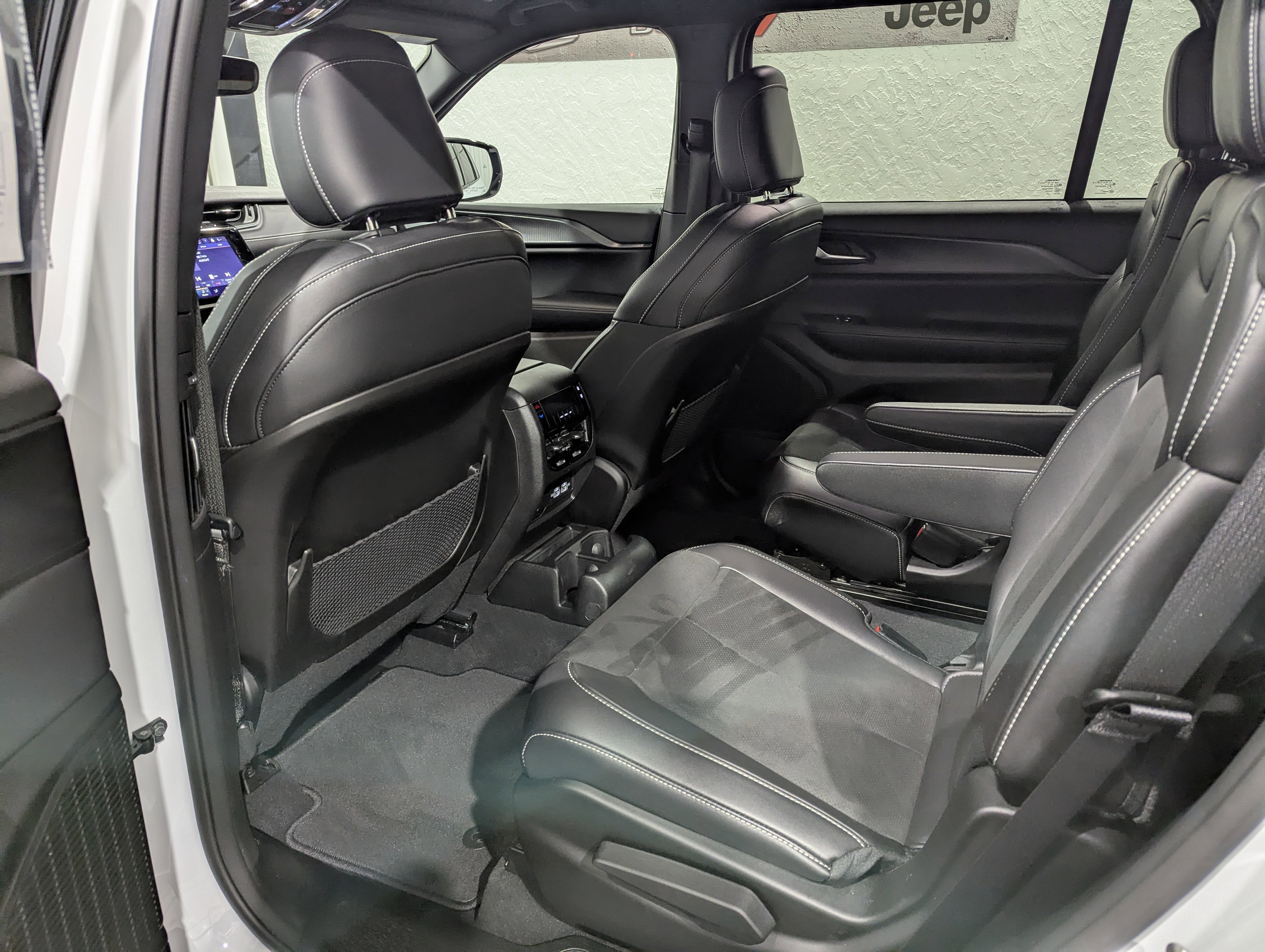 2024 Jeep Grand Cherokee L Altitude 4x4