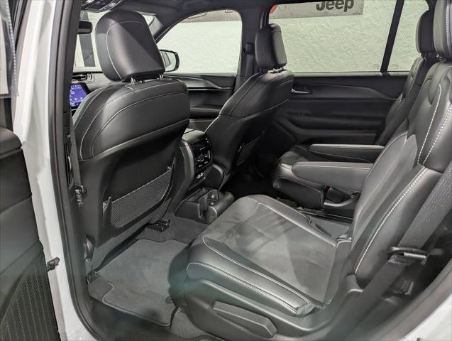 2024 Jeep Grand Cherokee L Altitude 4x4