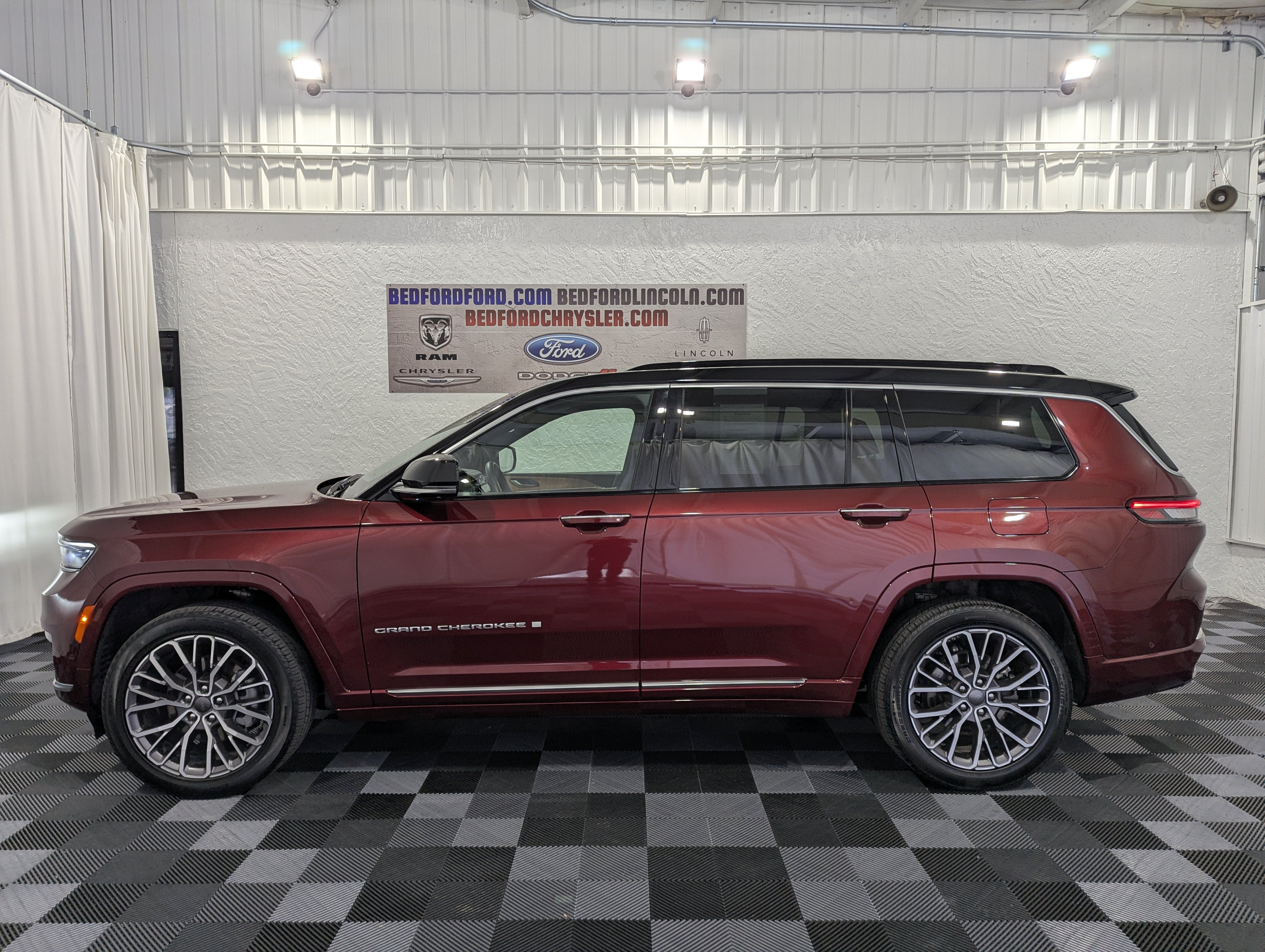 2025 Jeep Grand Cherokee L Summit Reserve 4x4