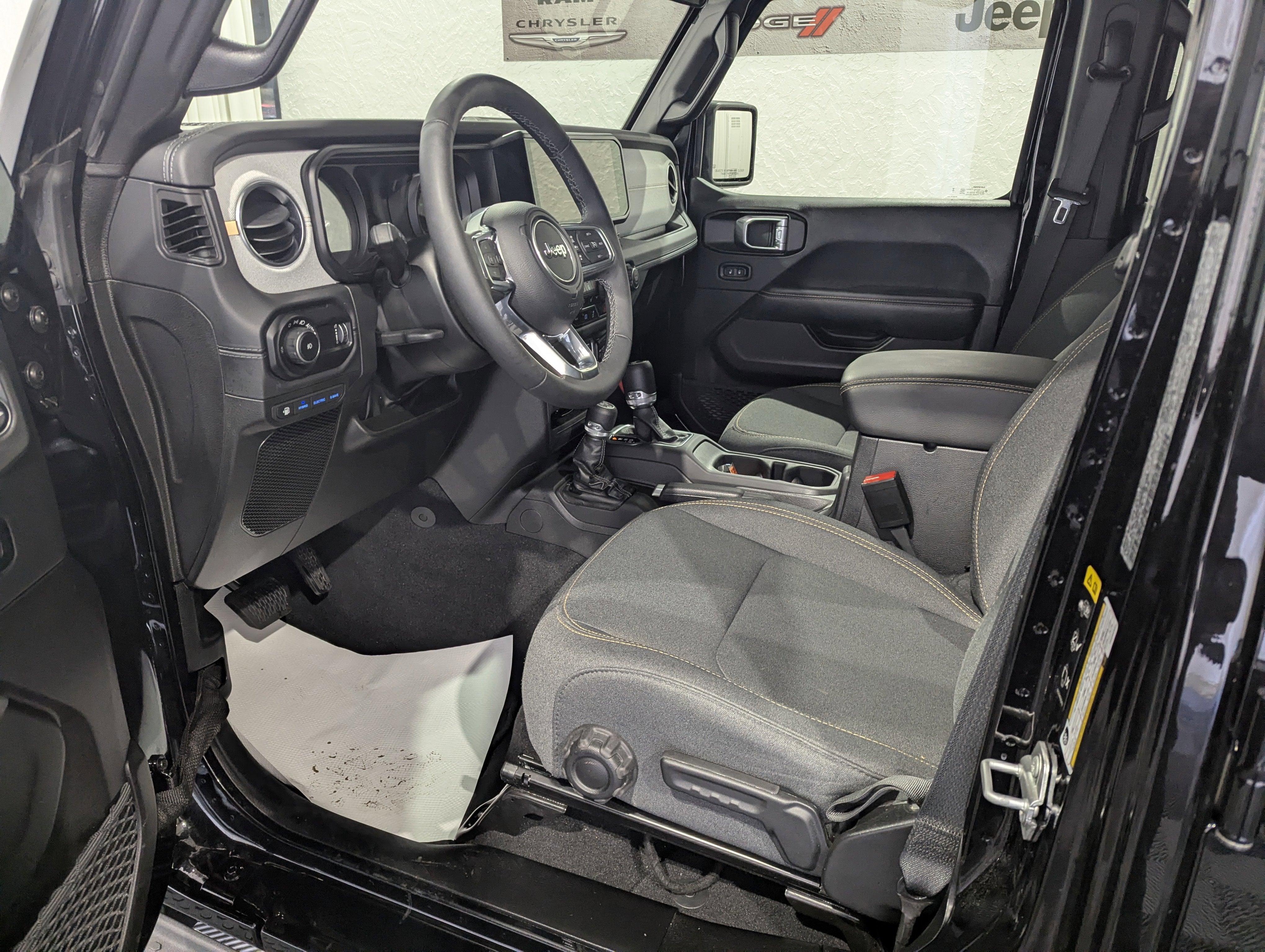 2025 Jeep Wrangler 4xe Sahara 4xe