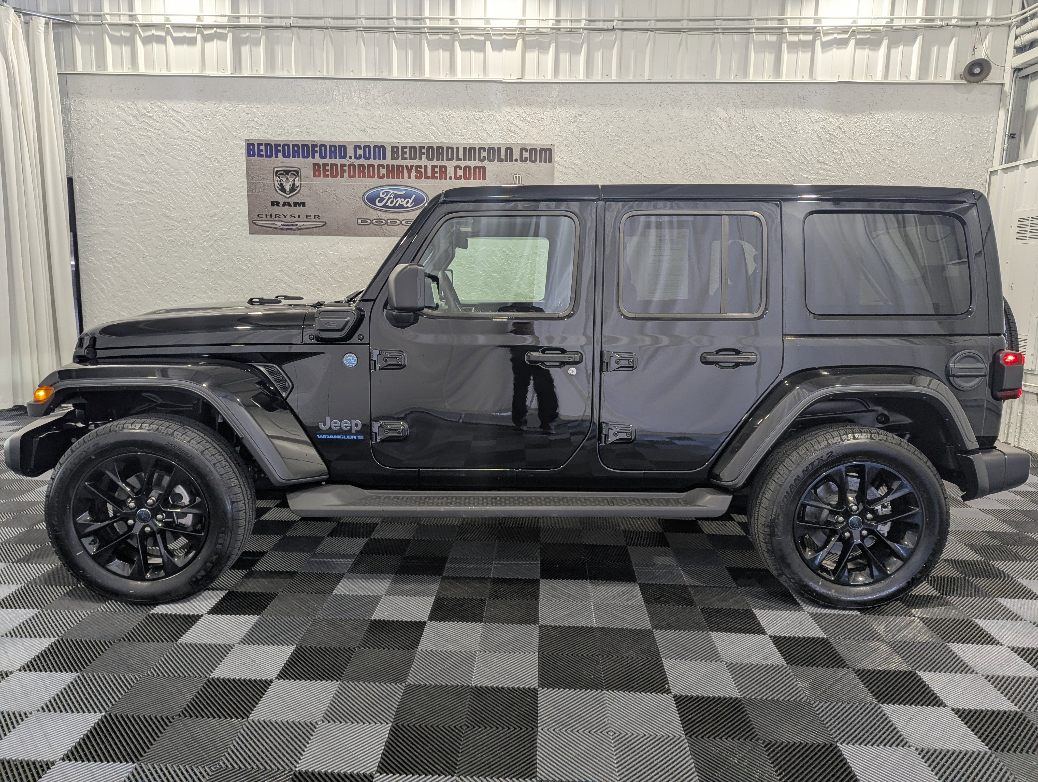 2025 Jeep Wrangler 4xe Sahara 4xe