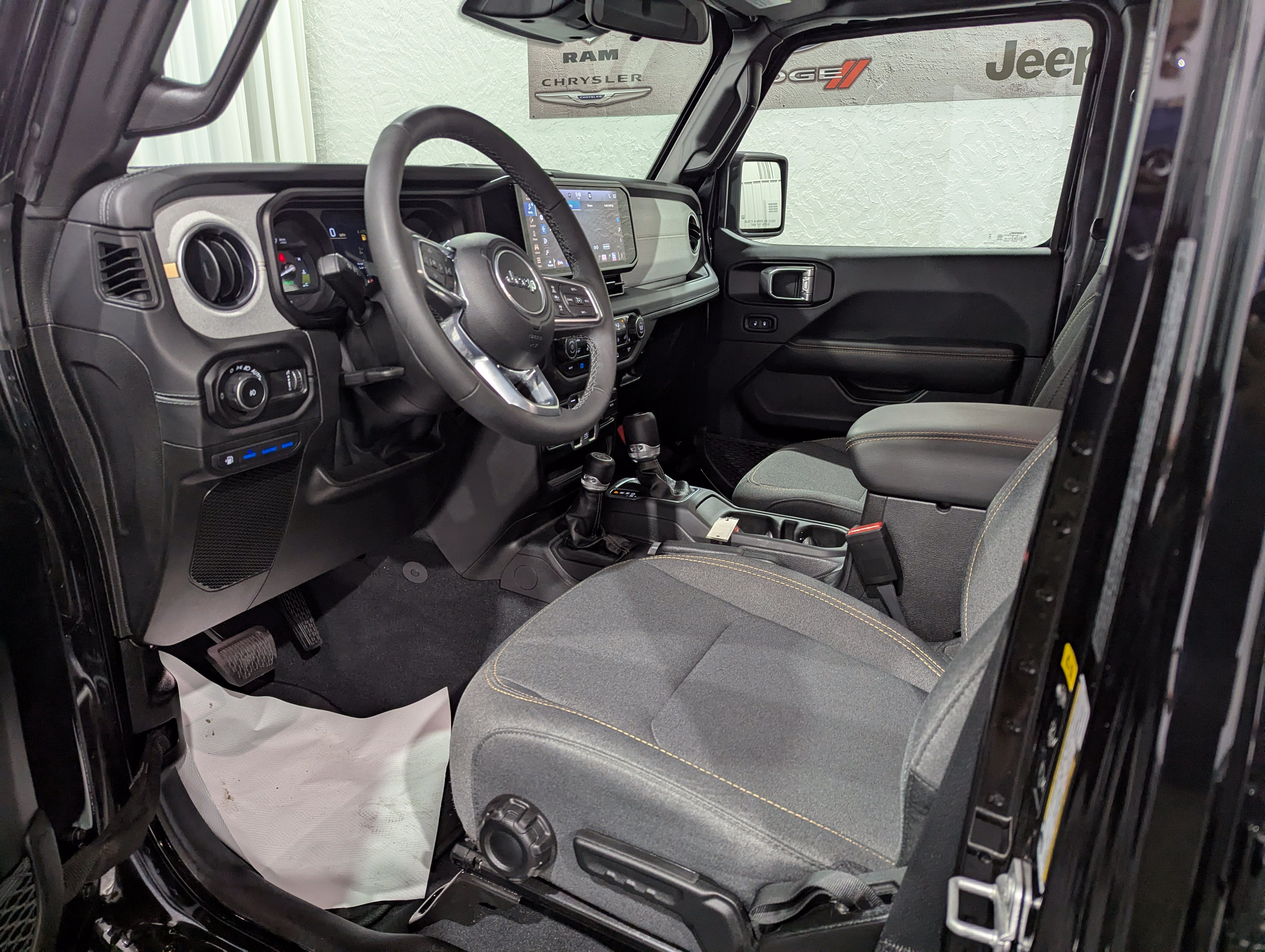 2025 Jeep Wrangler 4xe Sahara 4xe