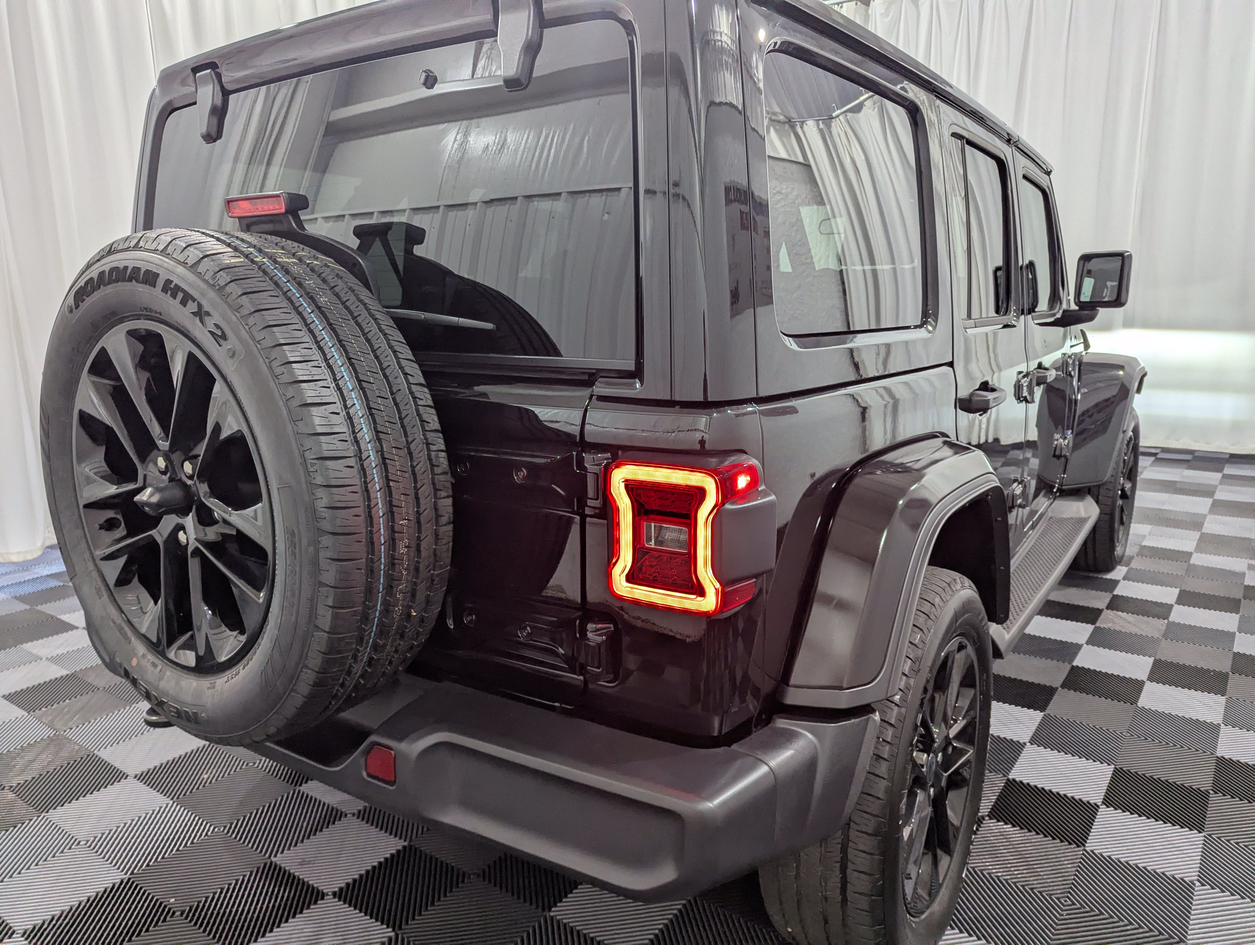2025 Jeep Wrangler 4xe Sahara 4xe