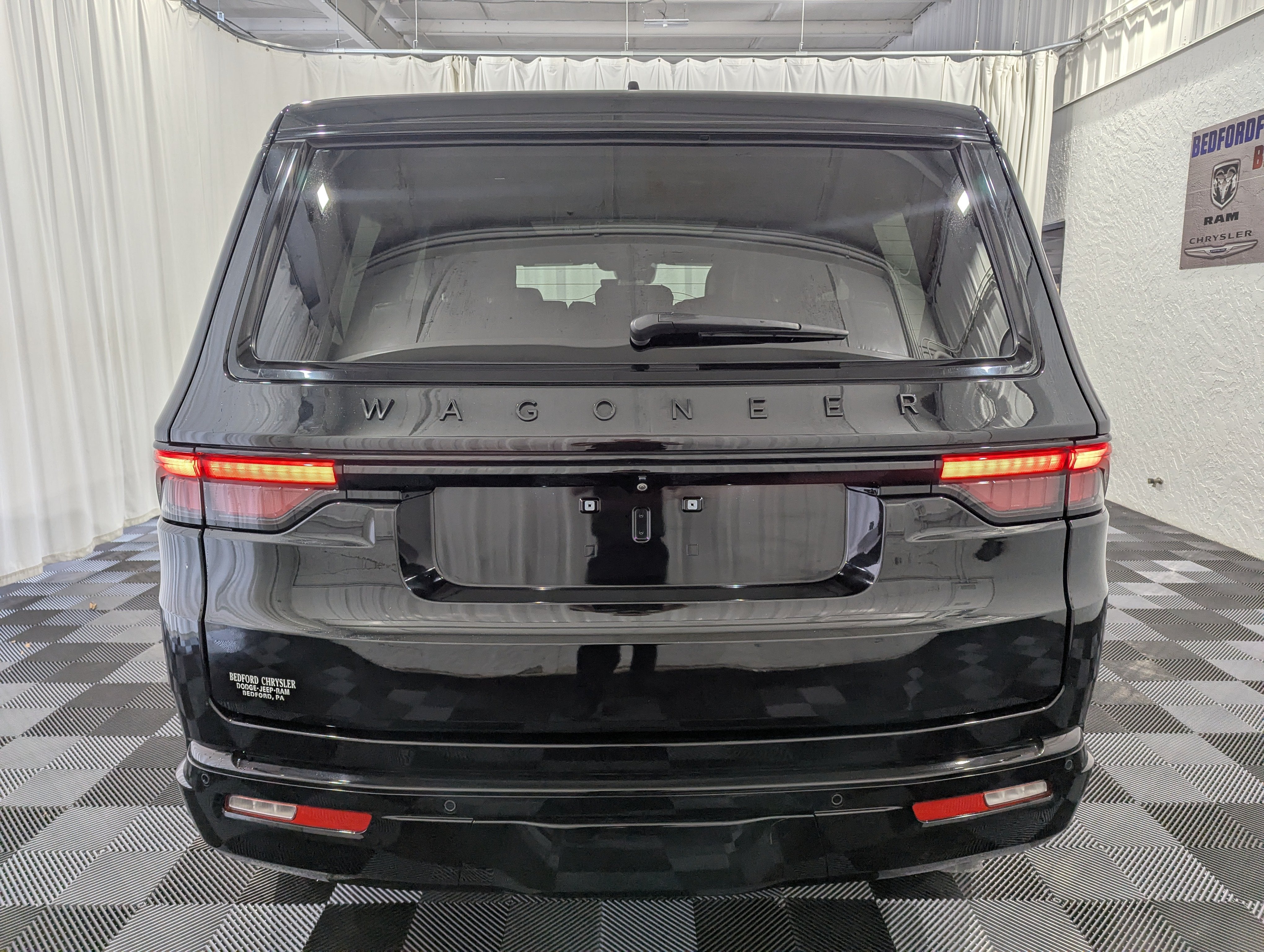 2024 Jeep Wagoneer Series II Carbide 4x4