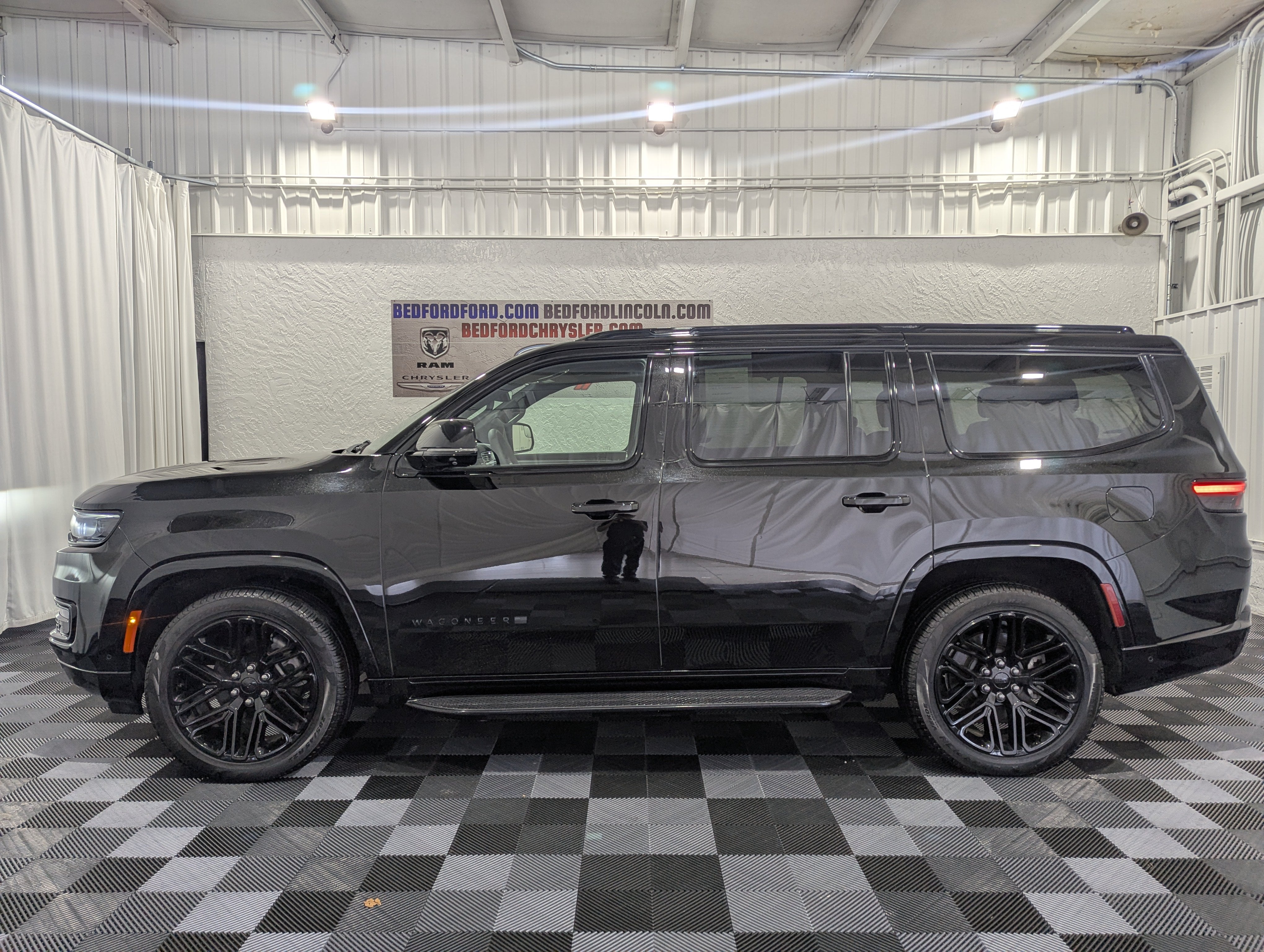 2024 Jeep Wagoneer Series II Carbide 4x4