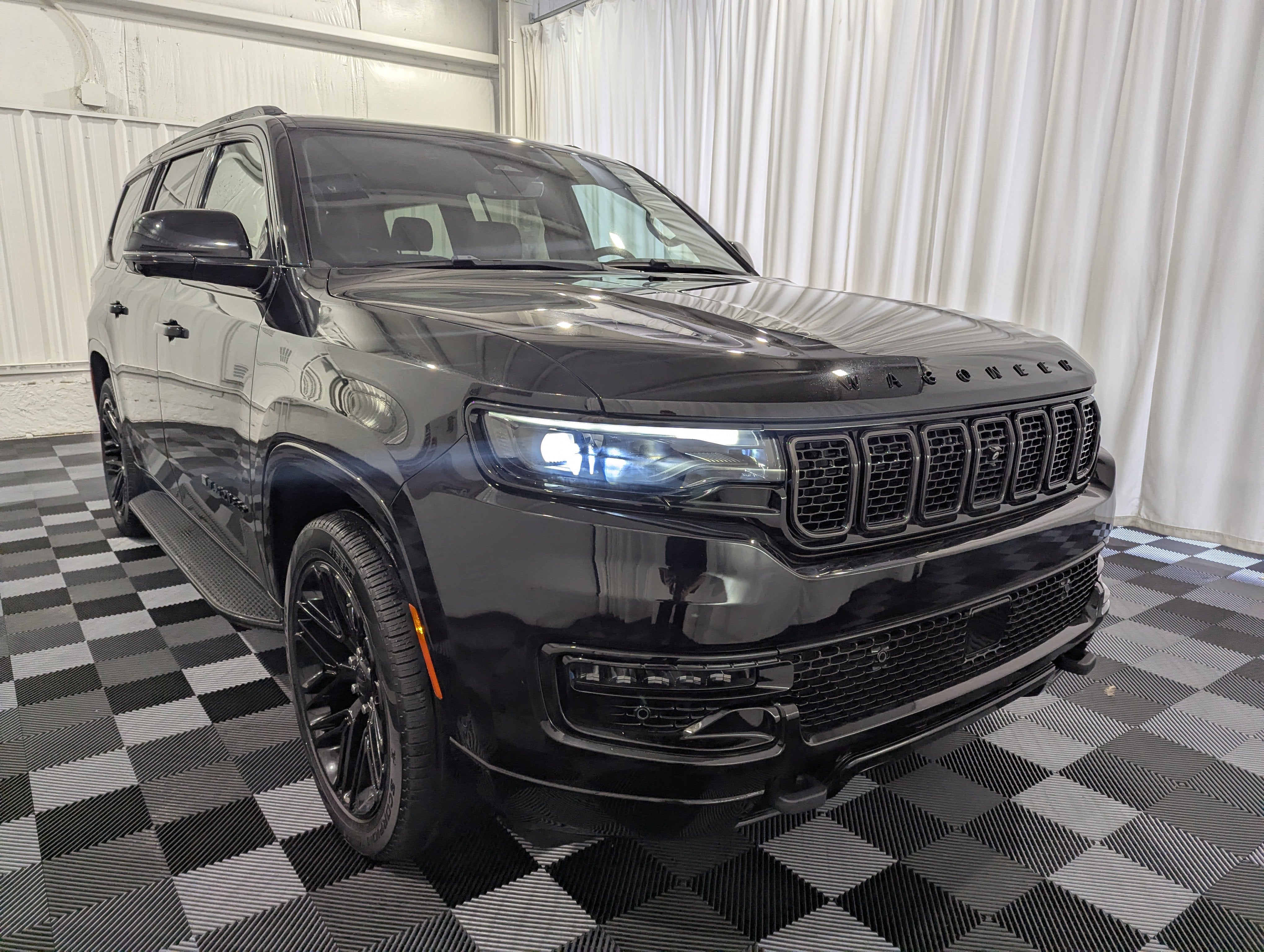 2024 Jeep Wagoneer Series II Carbide 4x4