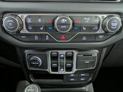 2026 Jeep Gladiator Sahara 4x4