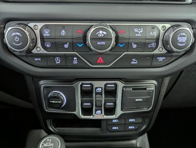 2026 Jeep Gladiator Sahara 4x4