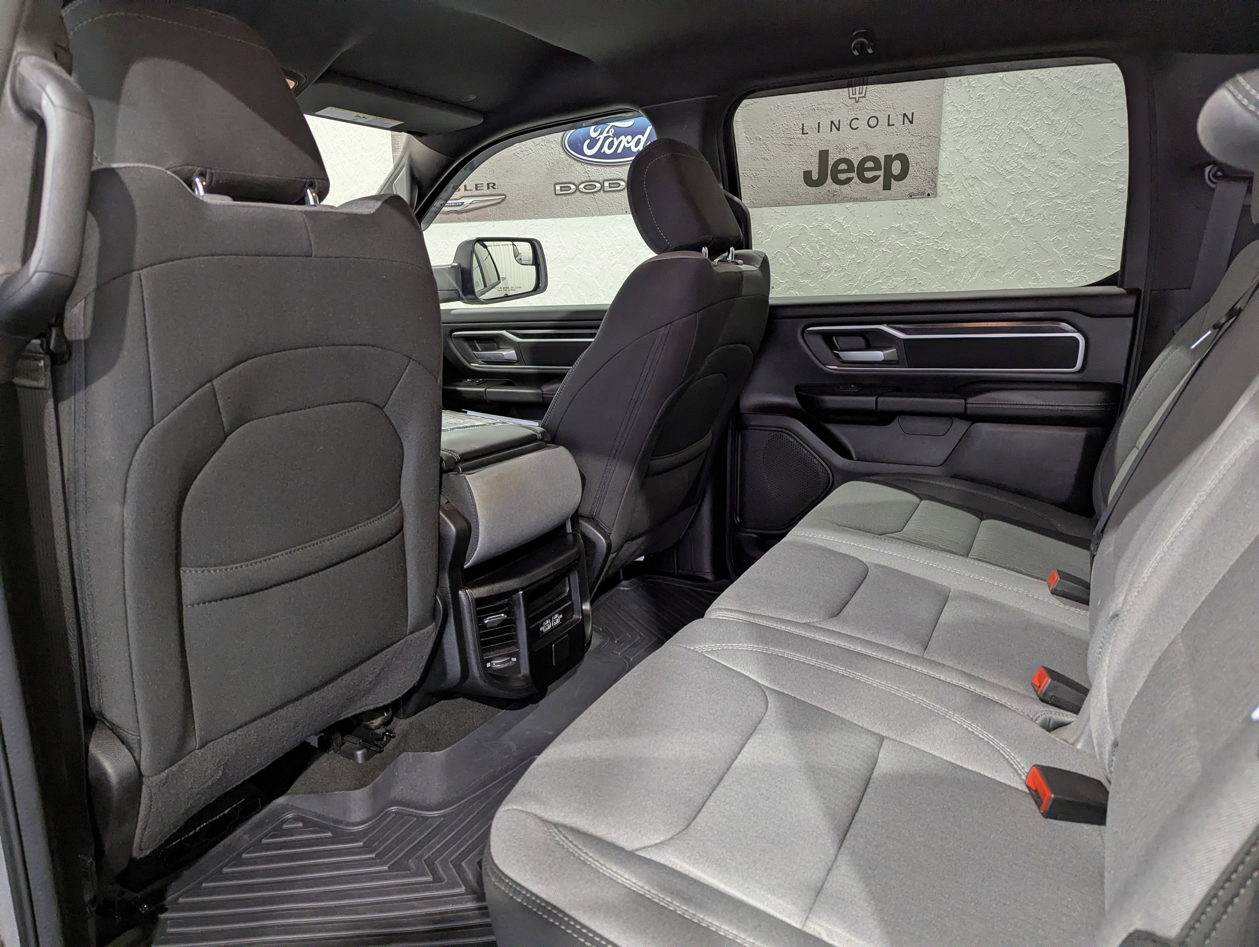 2023 RAM 1500 Big Horn Crew Cab 4x4 5'7' Box