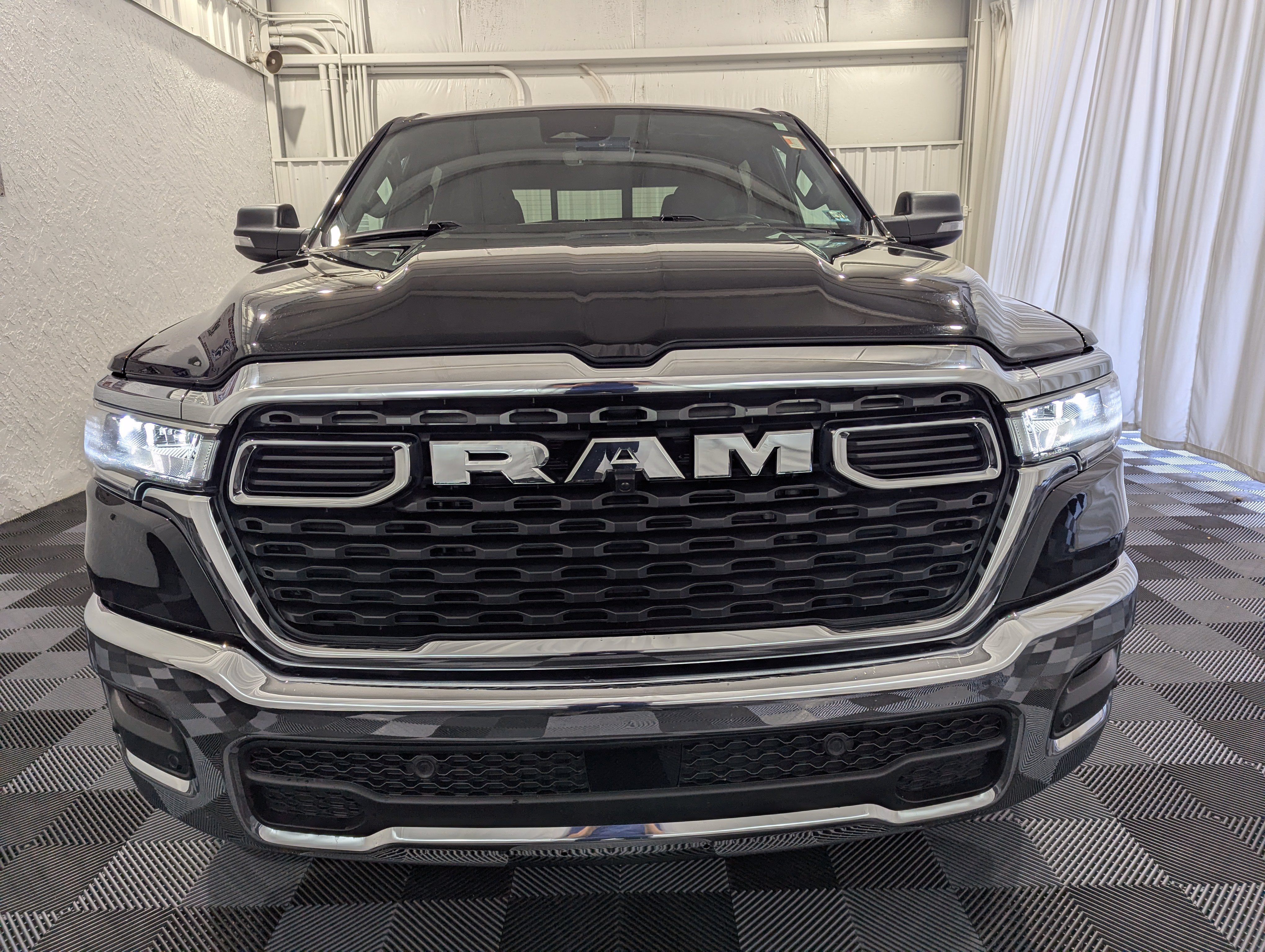 2025 RAM 1500 Big Horn Crew Cab 4x4 5'7' Box