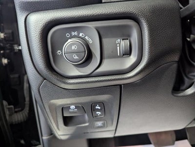 2025 RAM 1500 Big Horn Crew Cab 4x4 5'7' Box