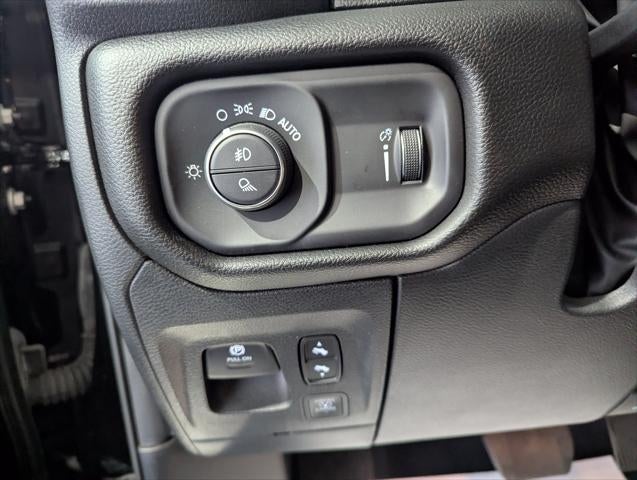 2025 RAM 1500 Big Horn Crew Cab 4x4 5'7' Box