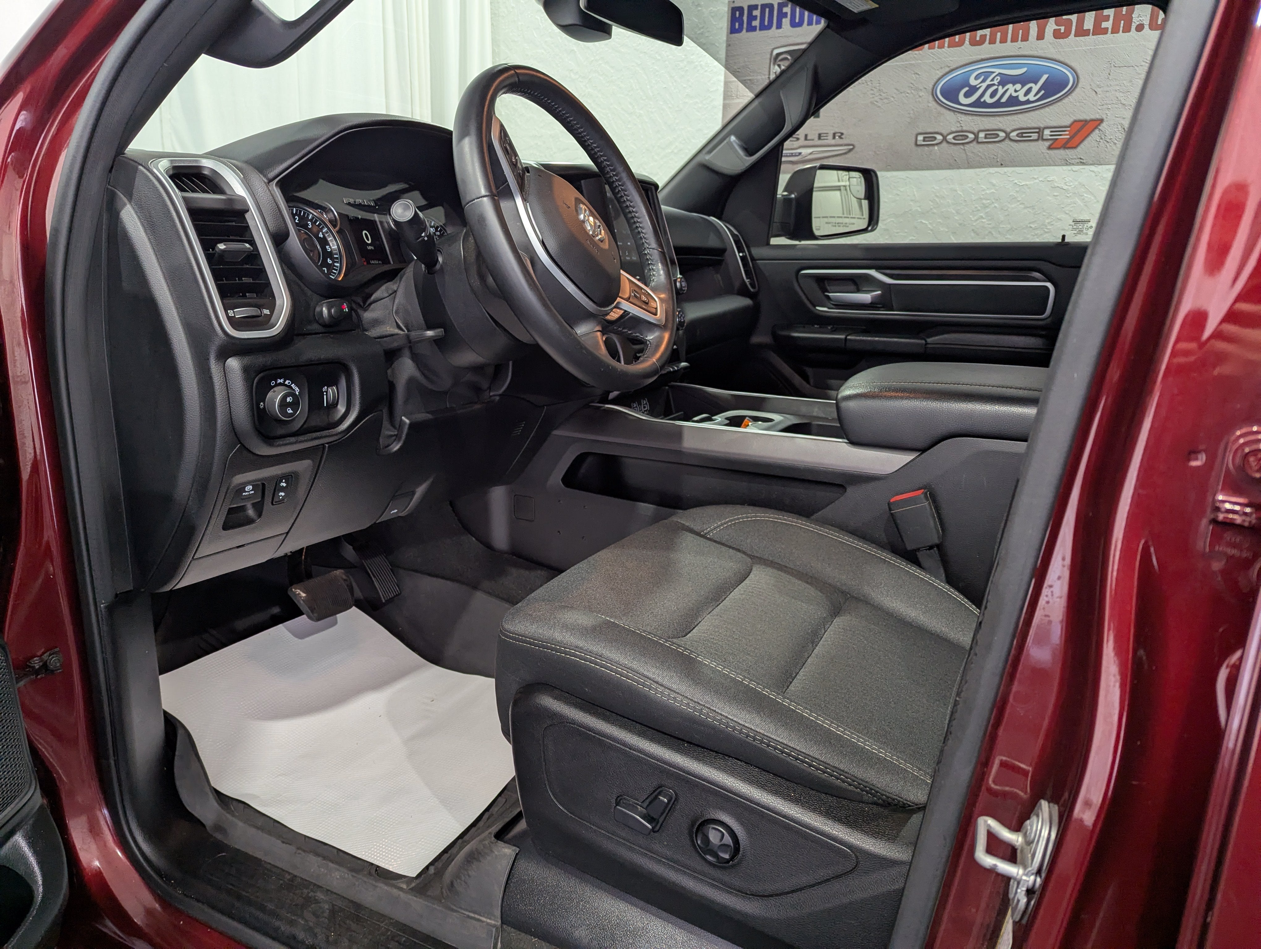 2020 RAM 1500 Big Horn Crew Cab 4x4 5'7' Box