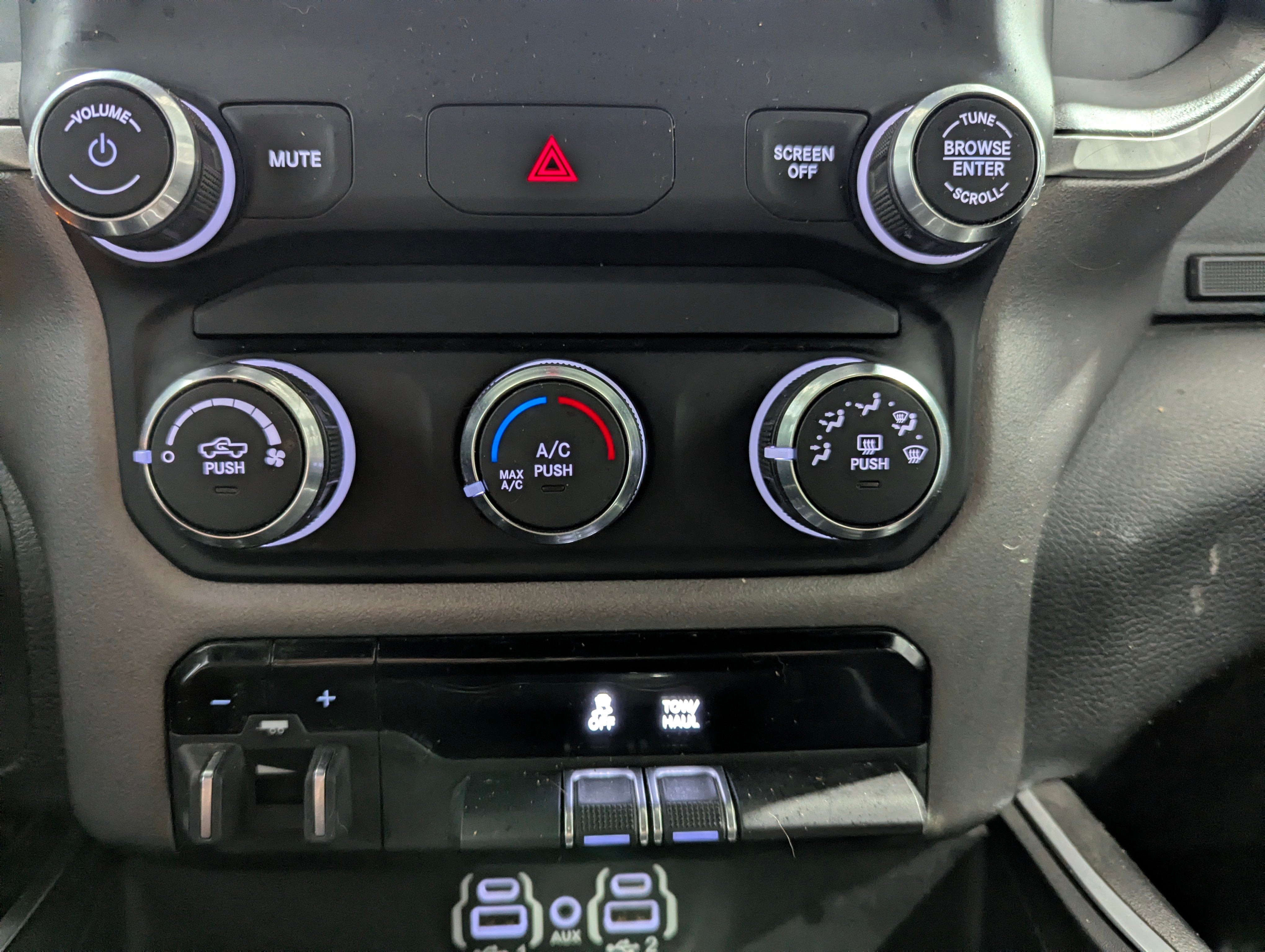 2020 RAM 1500 Big Horn Crew Cab 4x4 5'7' Box